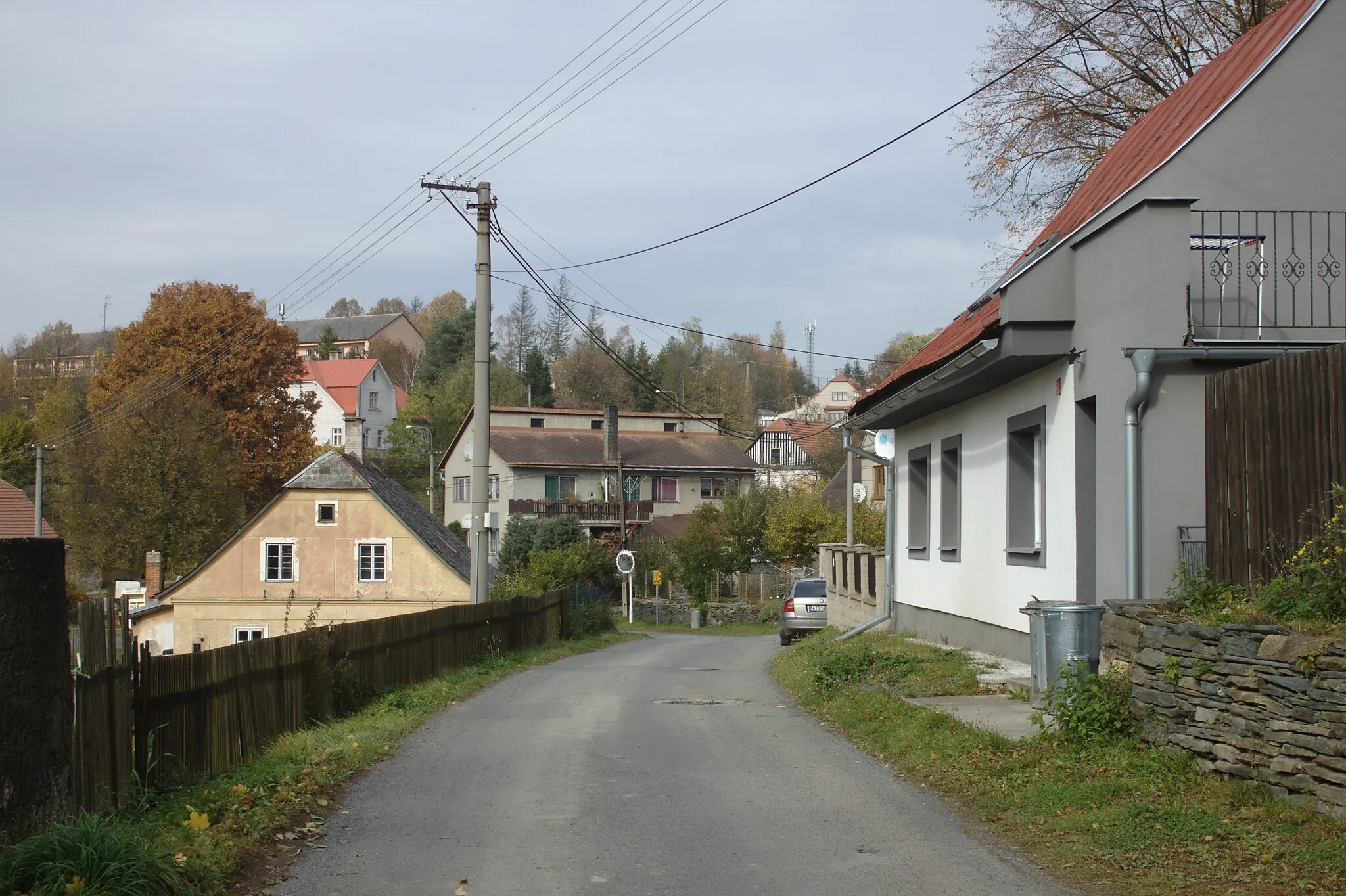 Photo showing: Buildings in the town of Dvorce, near the local church. Bruntál, CZ