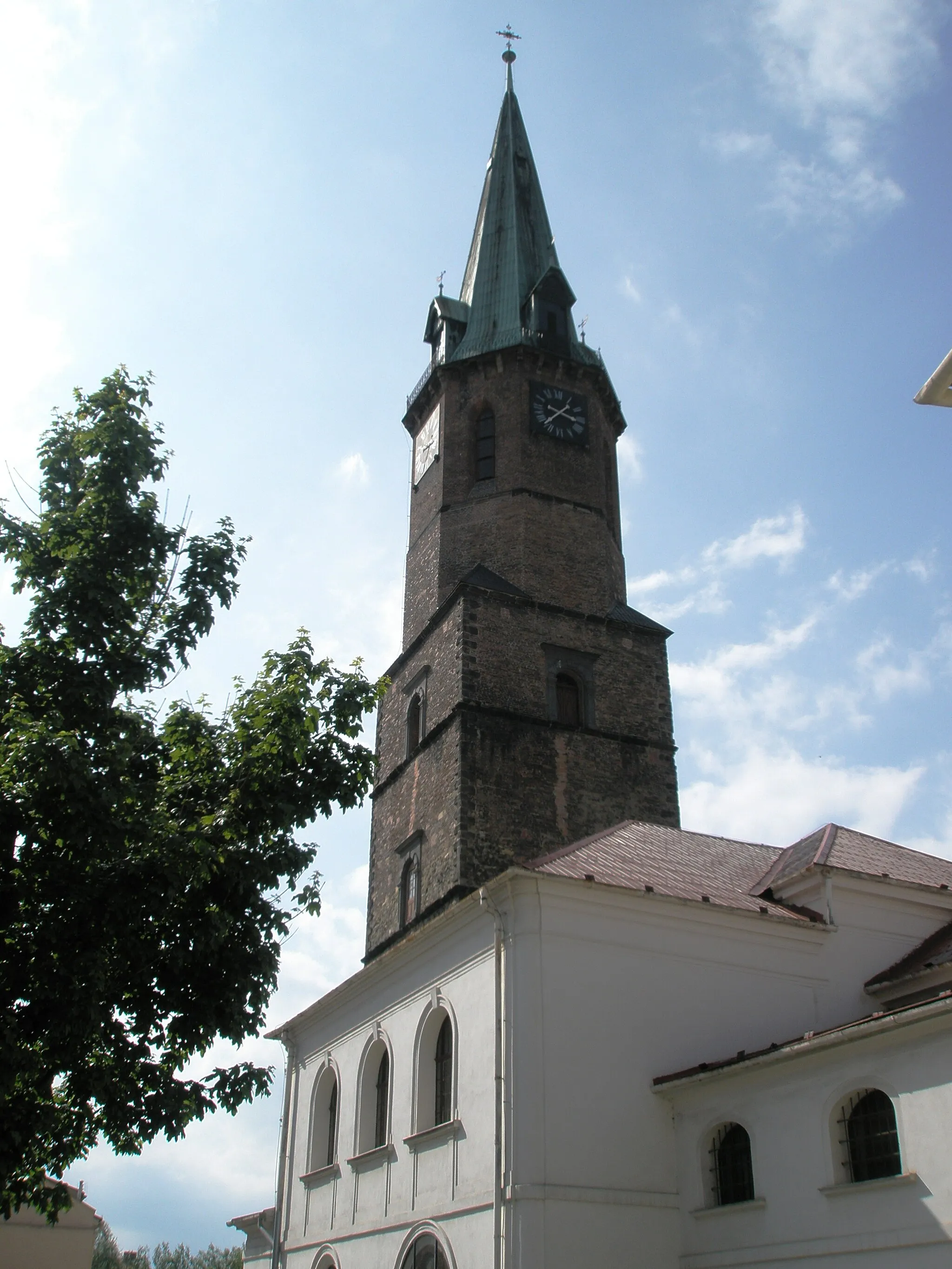 Photo showing: Farní kostel sv. Jana Křtitele ve Frýdku-Místku; věž z 1. pol. 17. stol.