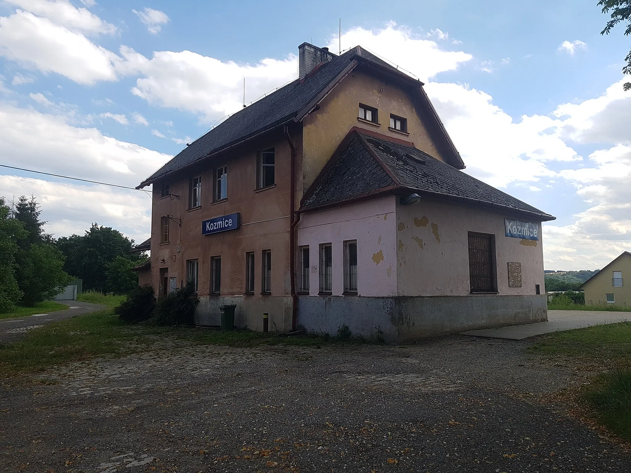 Photo showing: Train station in Kozmice, Czechia