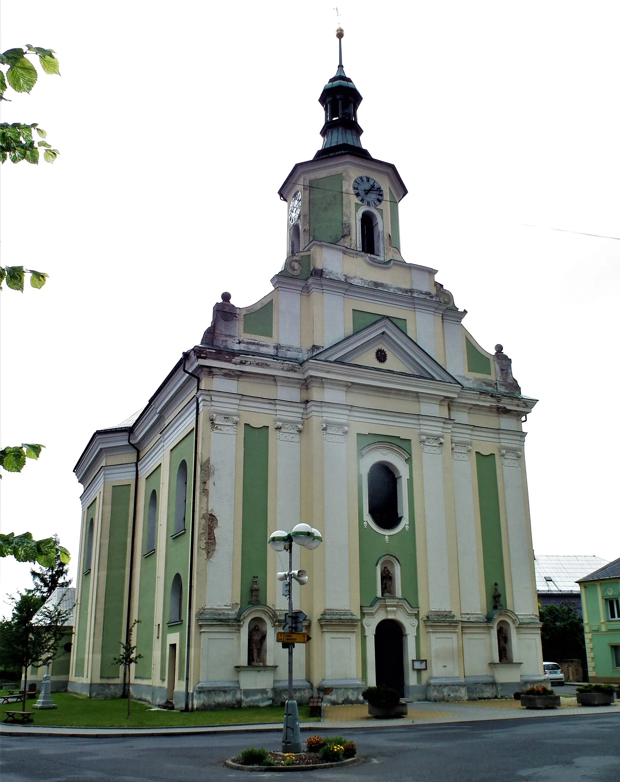Photo showing: Kościół Nawiedzenia NMP w Mieście Albrechticach.
