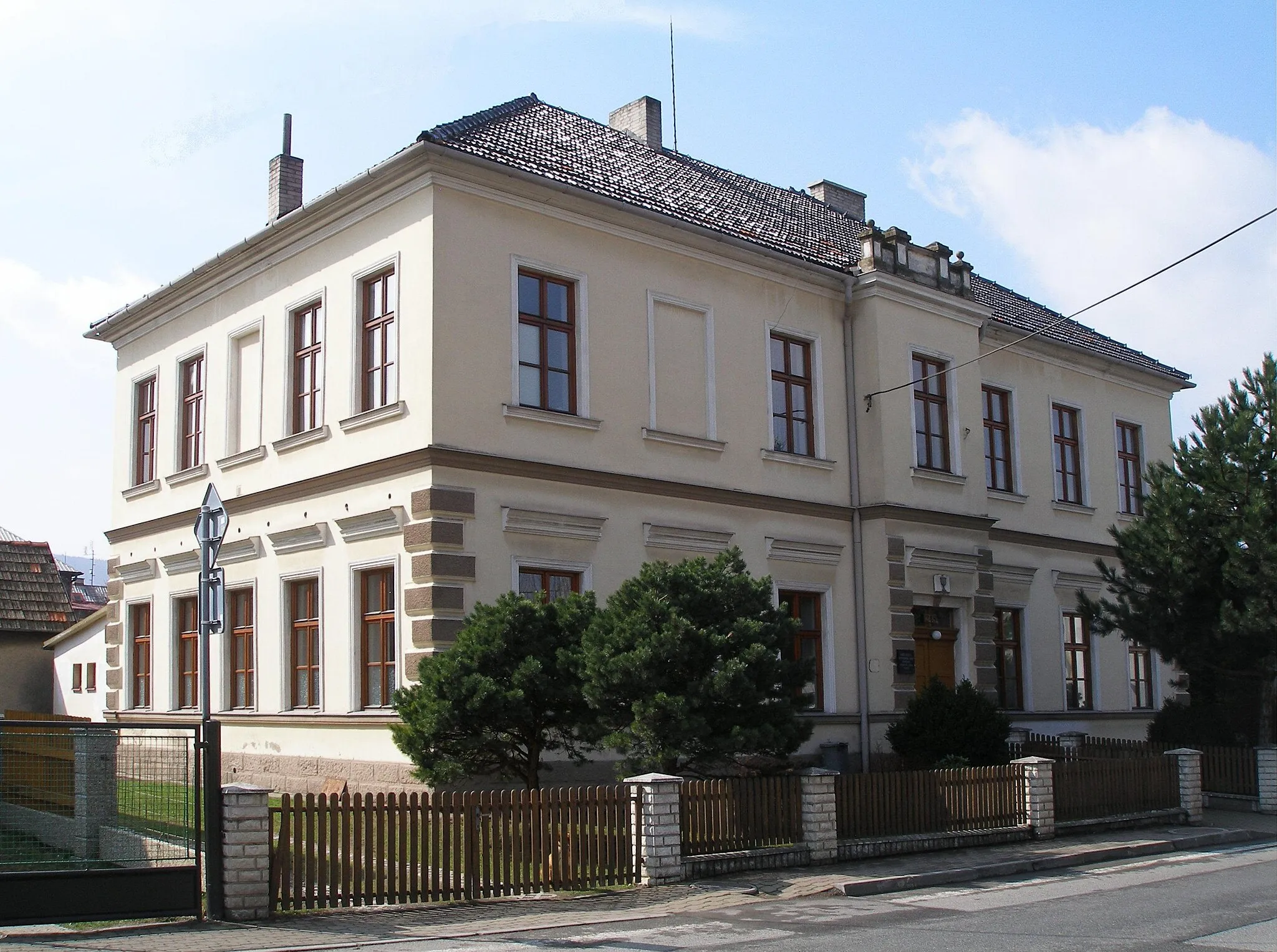 Photo showing: Former evangelical rectory in Mořkov.