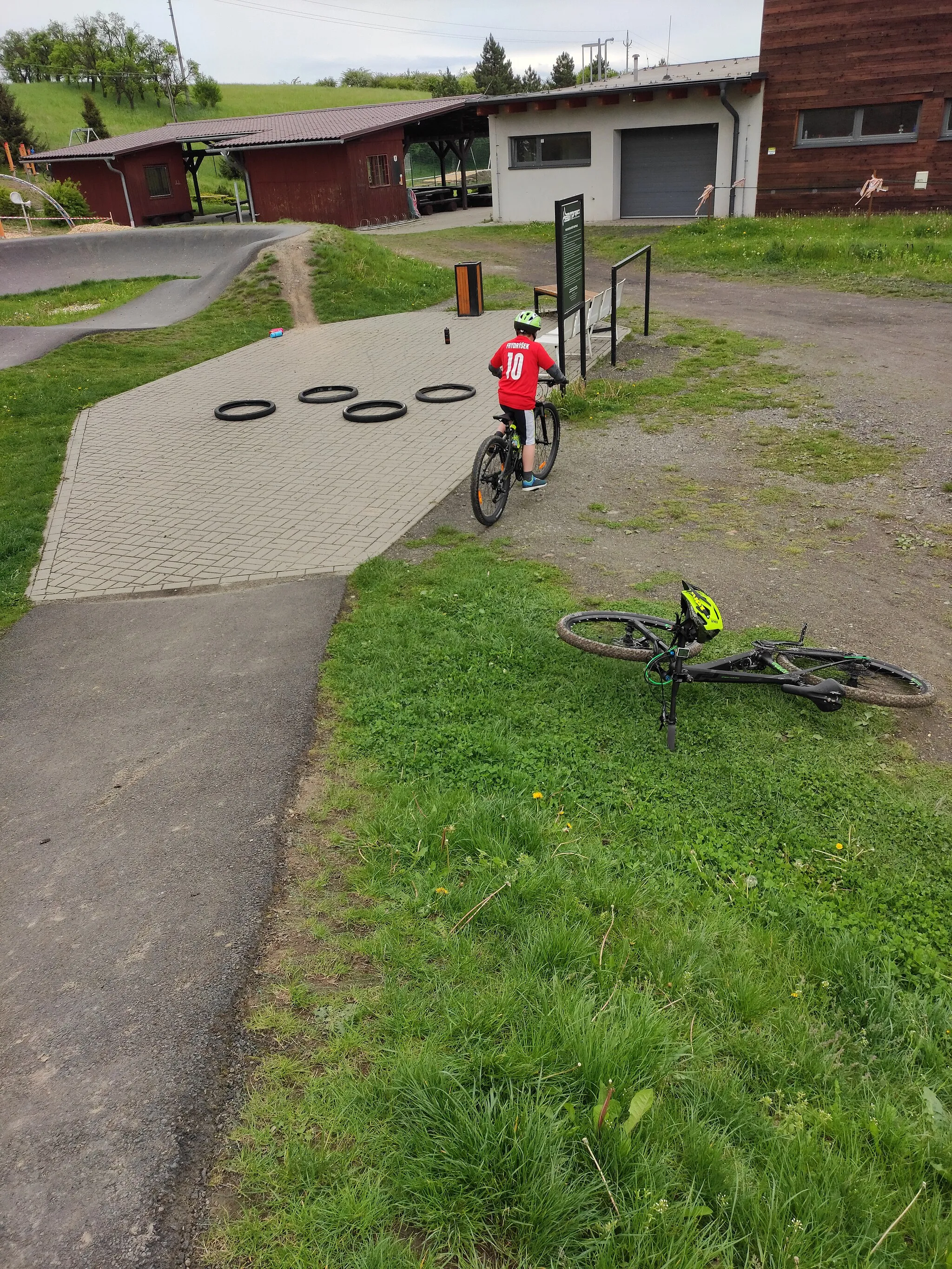 Photo showing: Pumptrack Staříč, Staříč, okres Frýdek-Místek