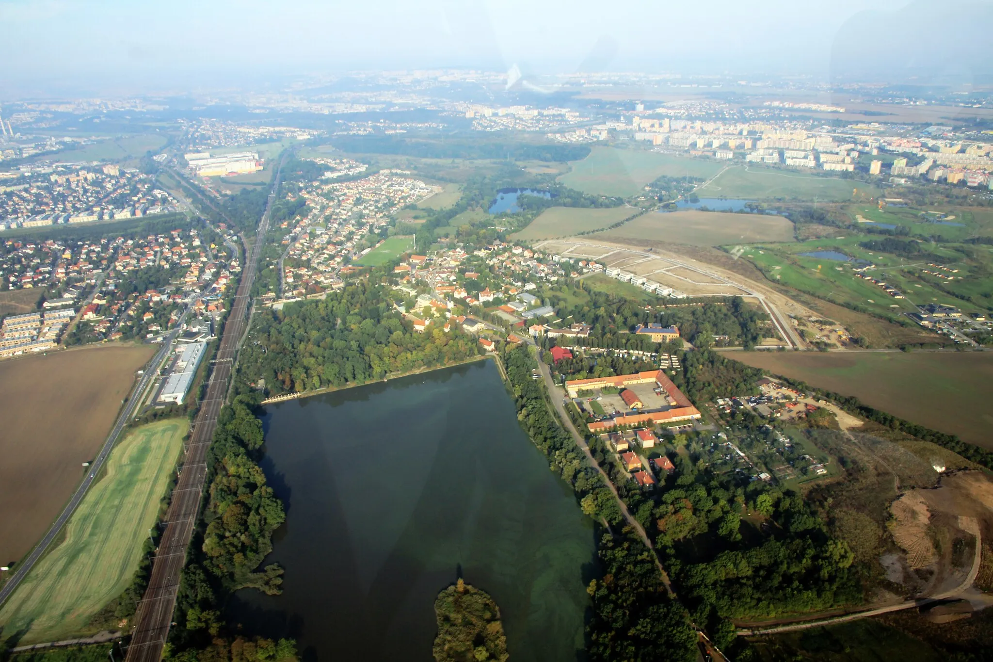 Photo showing: View from helicopter on Dolní Počernice and Hostavice, parts of Prague, Czech Republic