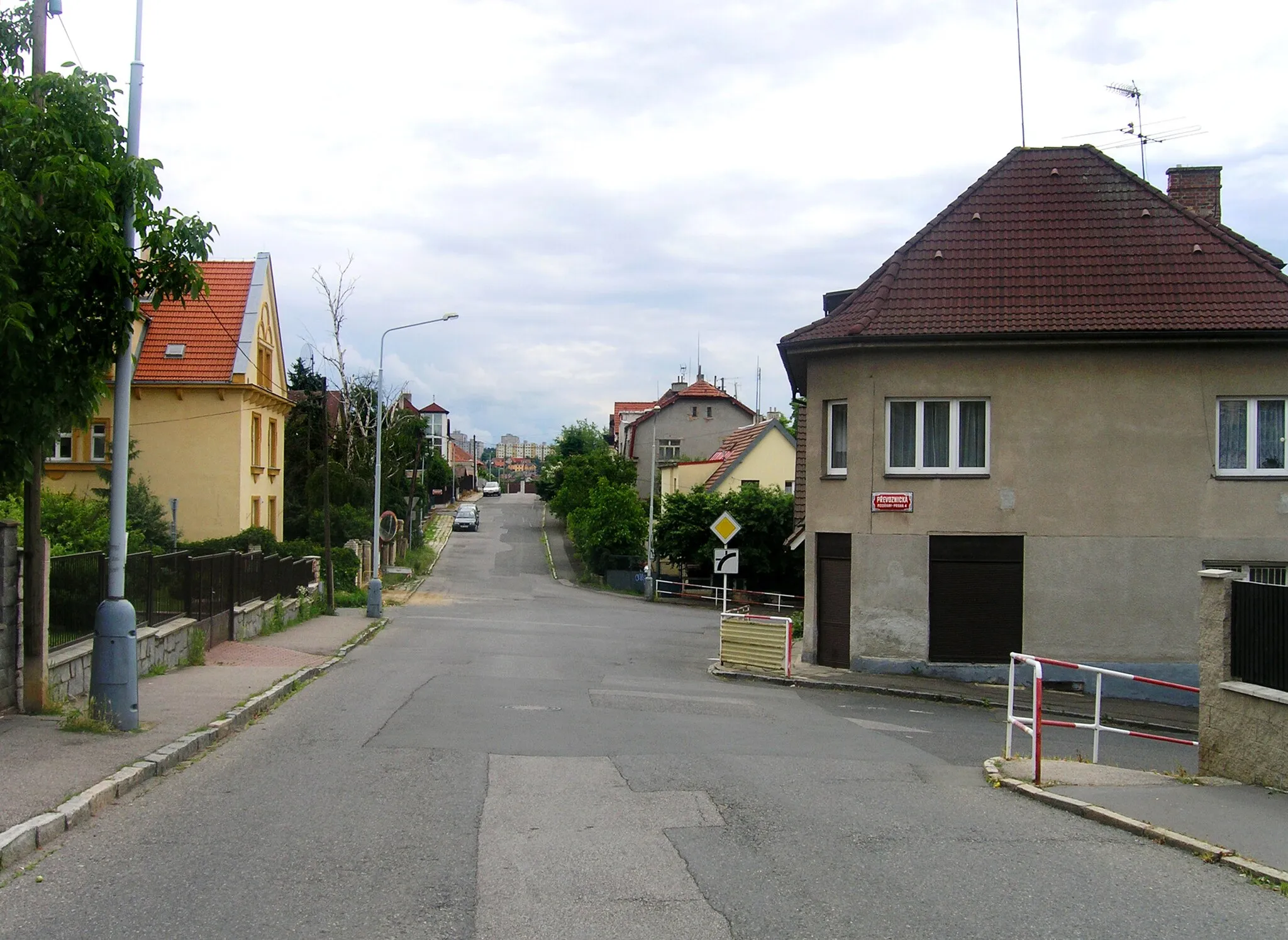 Photo showing: Lysinská street in Modřany, Prague