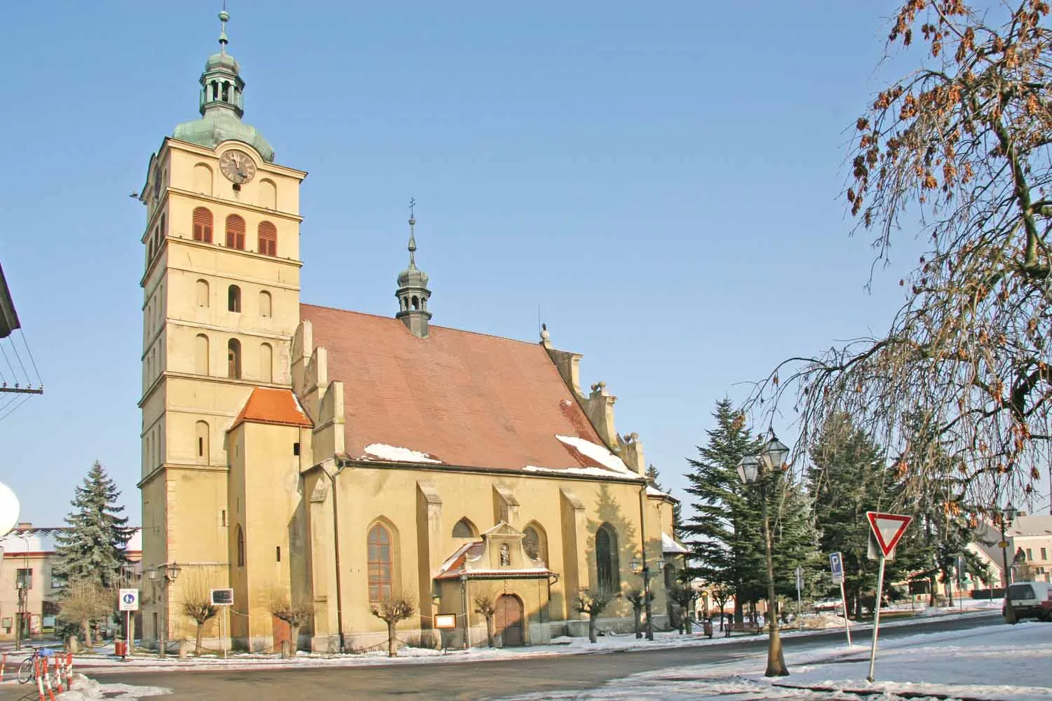 Photo showing: Decanal church of St Ursula from 1536 in Chlumec nad Cidlinou, Czech Republic.