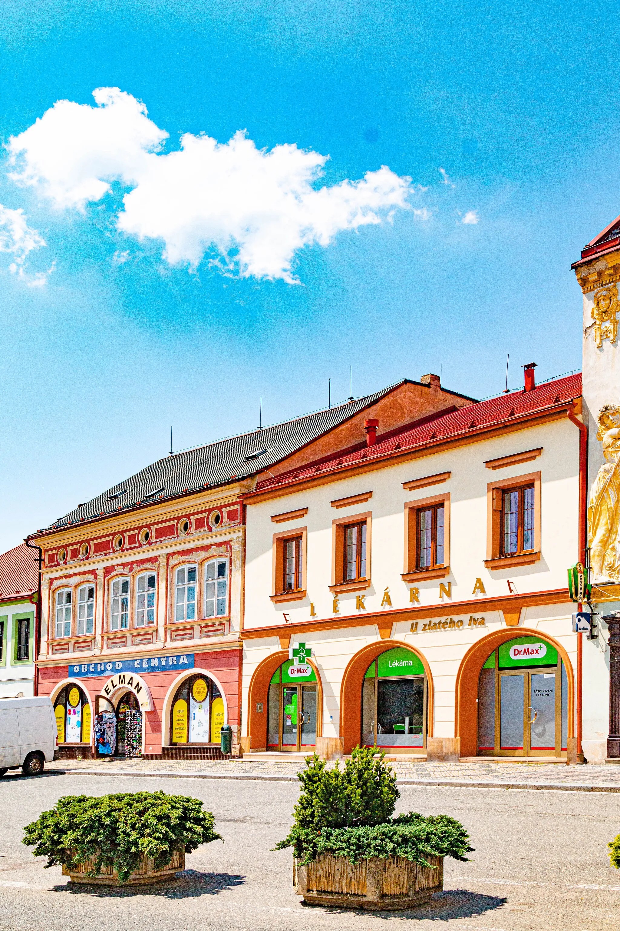 Photo showing: lékárna na náměstí F. L. Věka v Dobrušce