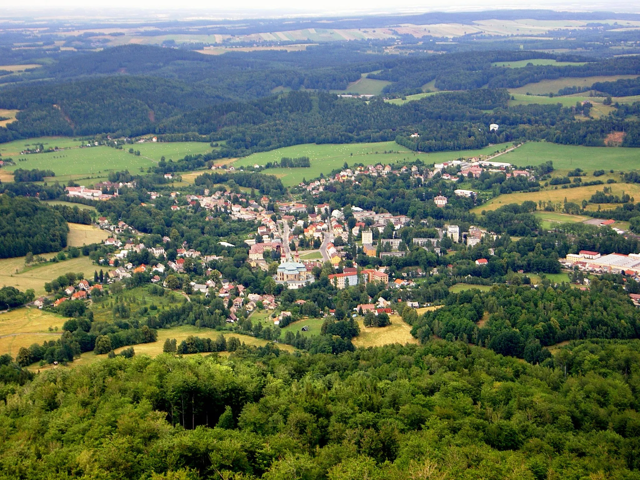 Photo showing: Hejnice, view from a top of Ořešník