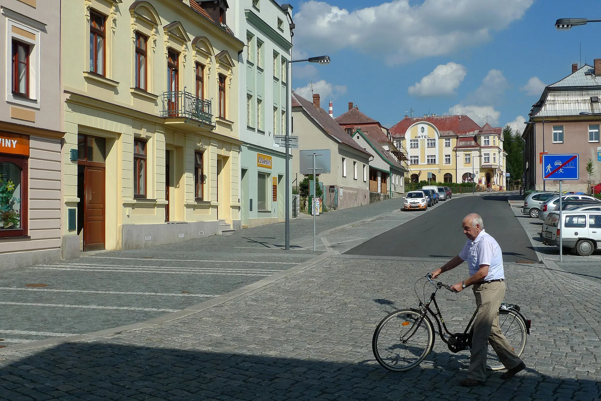 Photo showing: Upper Square in Hrádek nad Nisou, Czech Republic