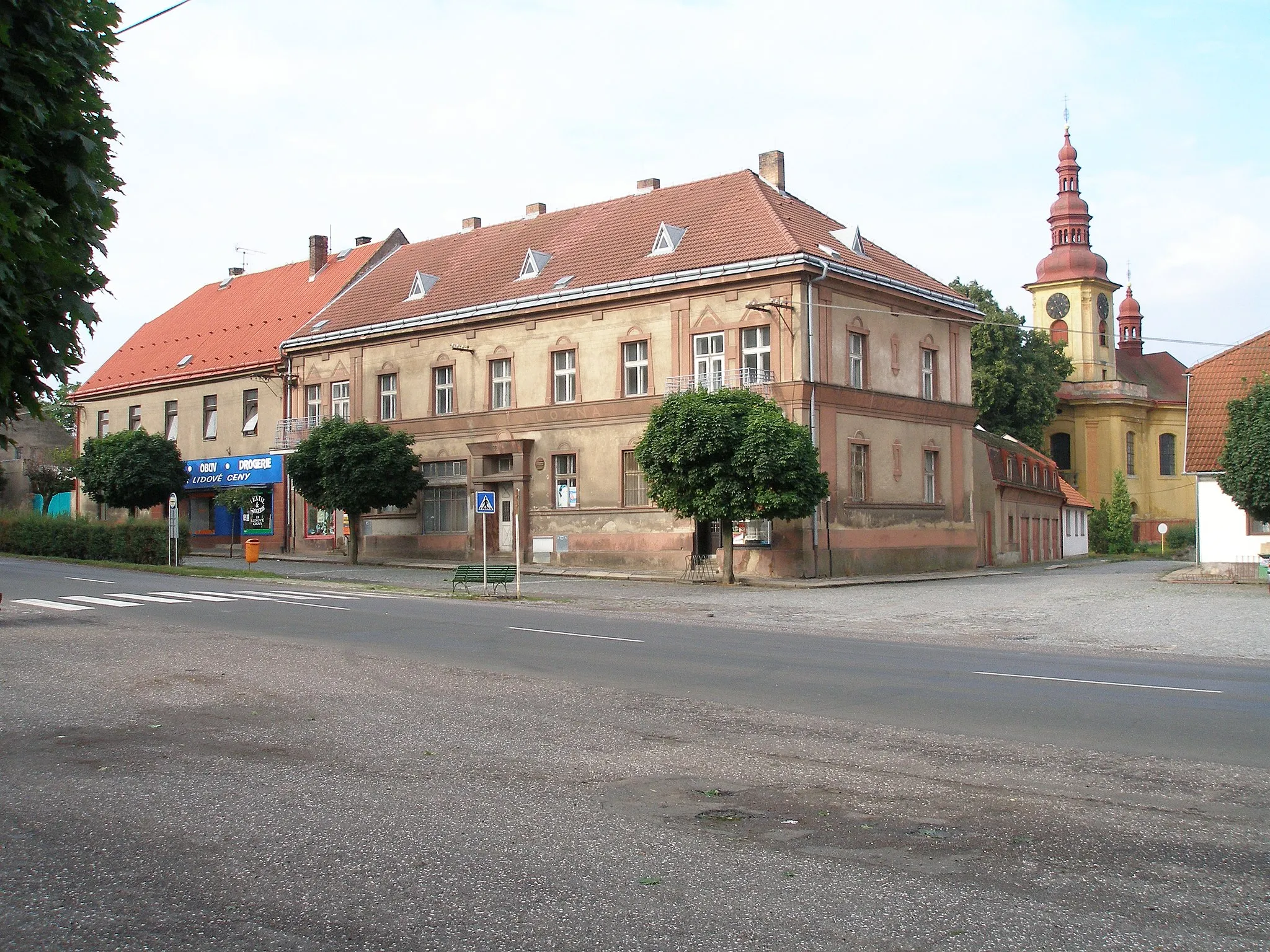 Photo showing: Main square in Kopidlno, Czech Republic.