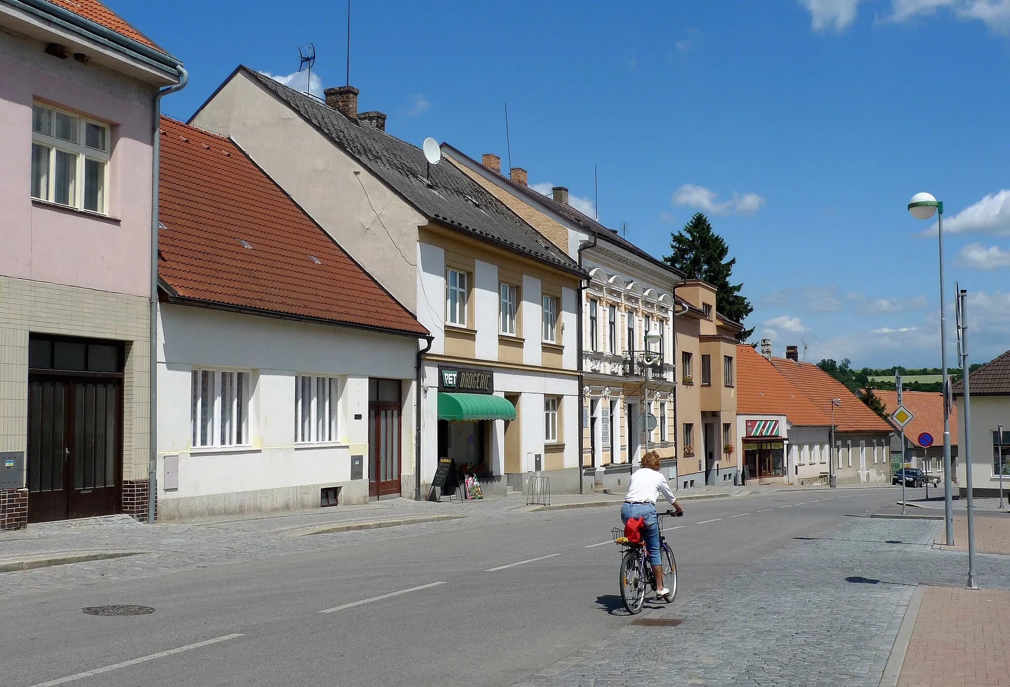 Photo showing: Main square in the city of Libáň, Czech Republic.