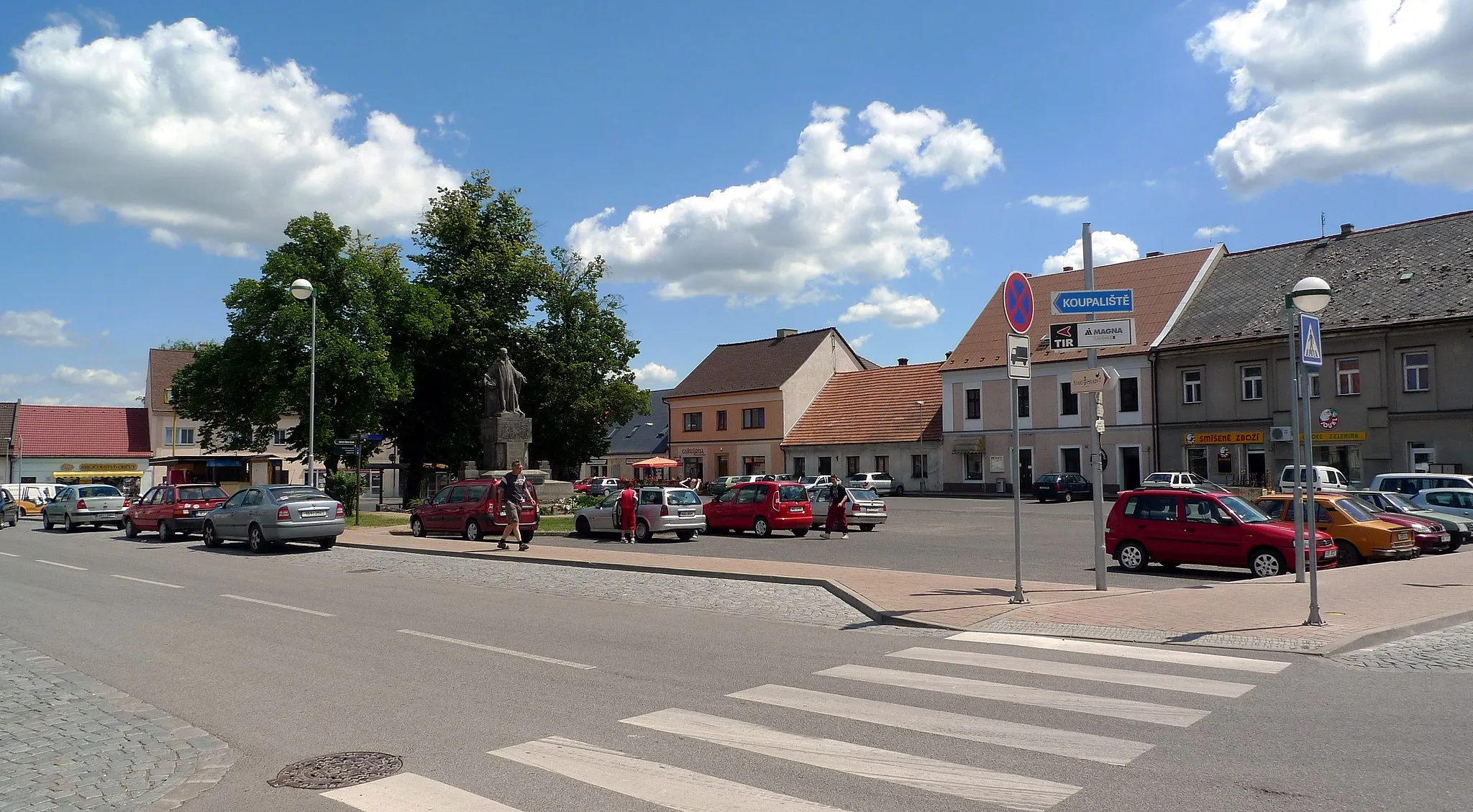 Photo showing: Main square in the city of Libáň, Czech Republic.