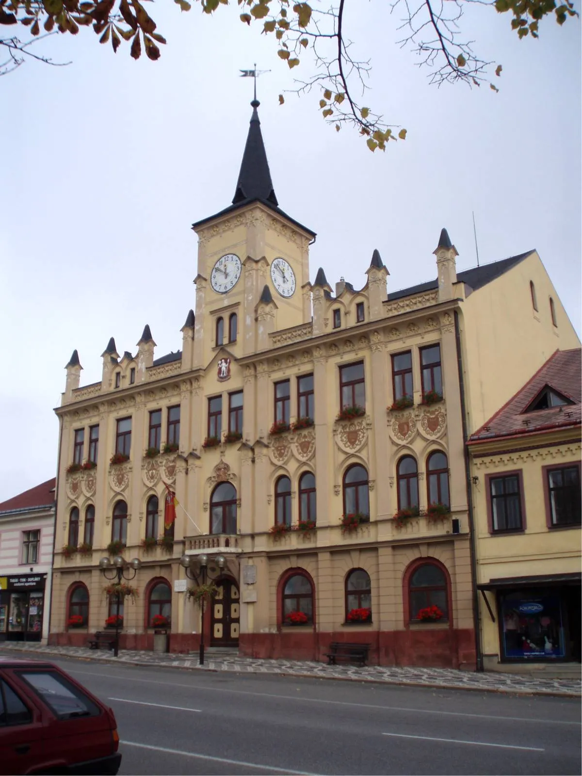 Photo showing: Rathaus im Lomnitz