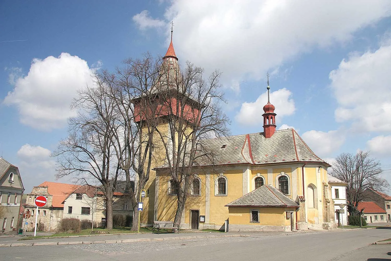 Photo showing: Kostel Svatého Bartoloměje v Luži, okres Chrudim.
