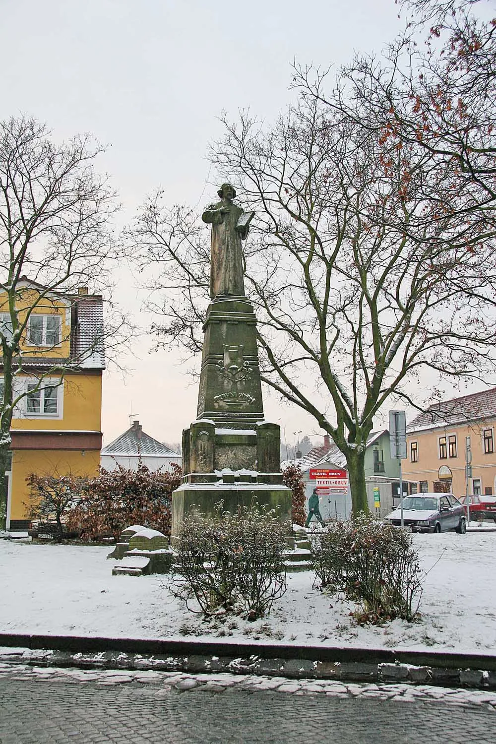 Photo showing: Pomník Mistra Jana Husa v Nechanicích, Nechanice, district Hradec Králové Czech Republic
autor: Prazak
Date: 4. 12. 2005