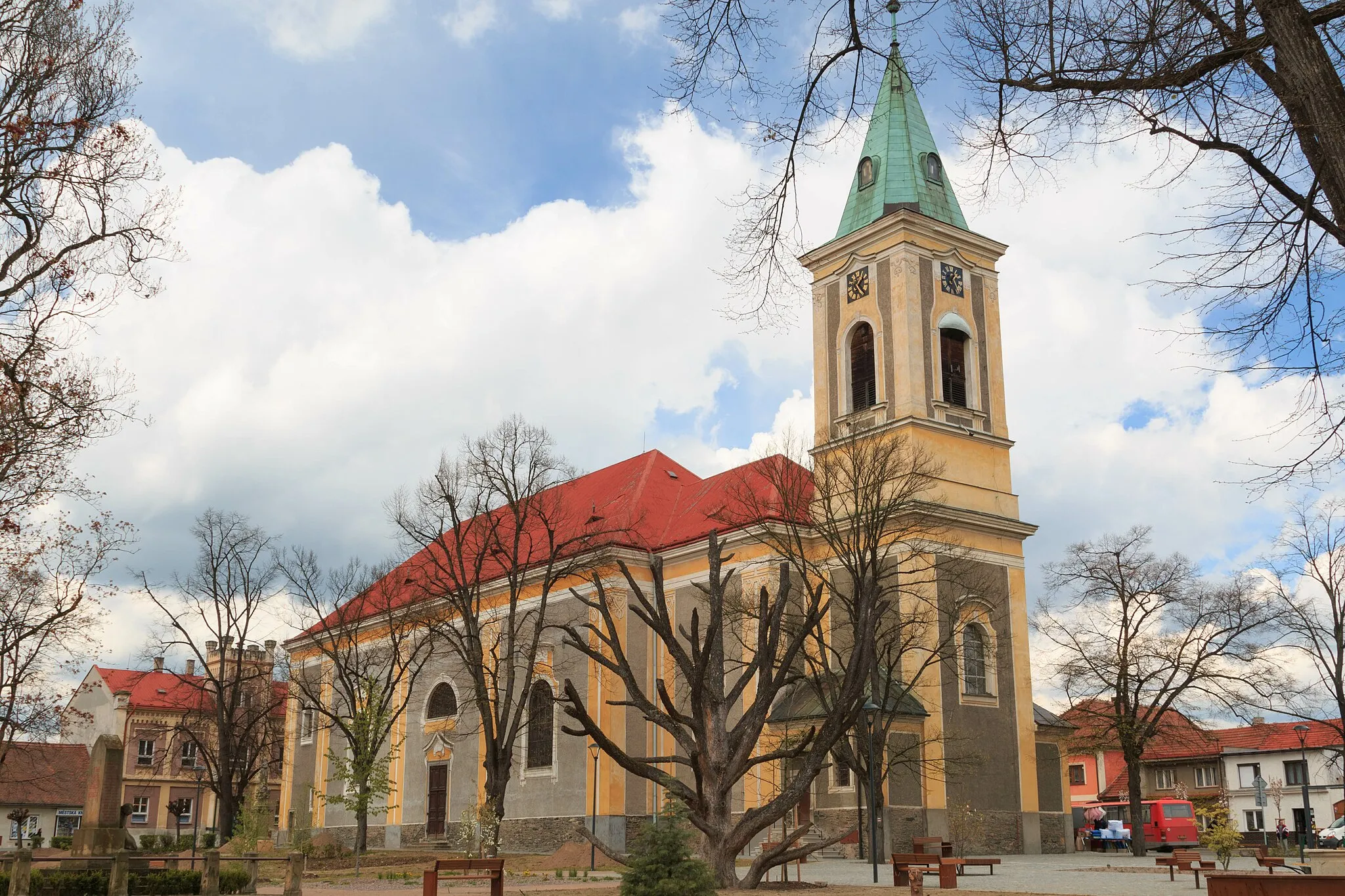 Photo showing: Church of Saint Lawrence (Ronov nad Doubravou)

This file was created as a part of the photographic program of Wikimedia Czech Republic. Project: Foto českých obcí The program supports Wikimedia Commons photographers in the Czech Republic.