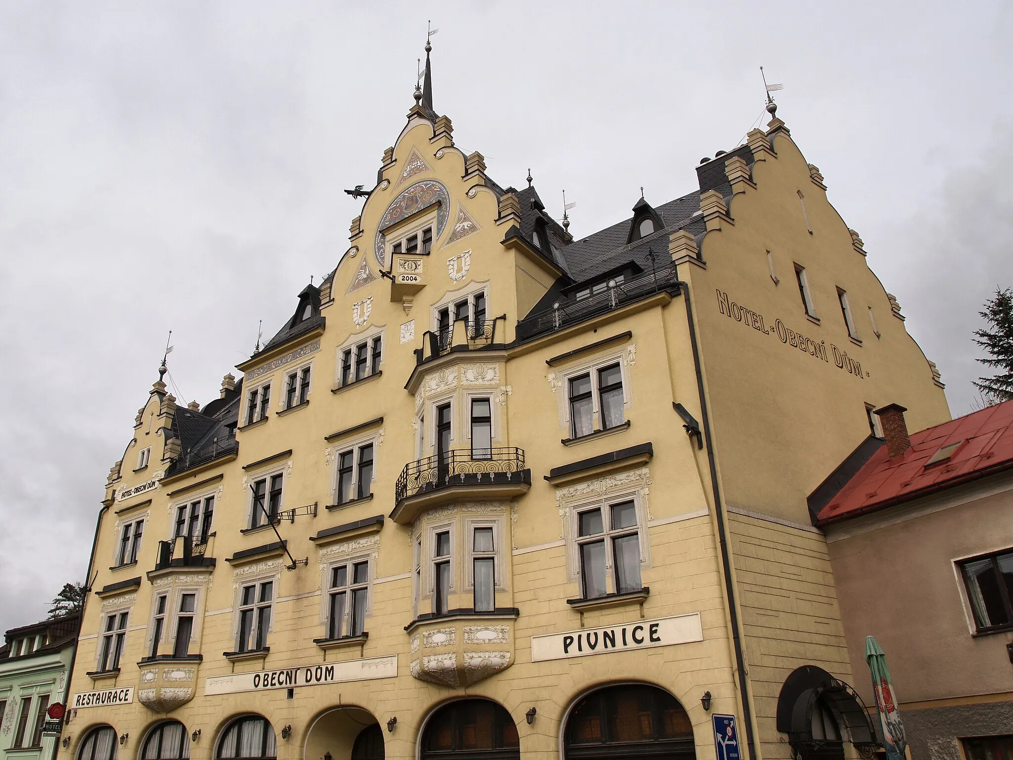 Photo showing: Czech town Semily—hotel “Obecní dům” (Communal house)