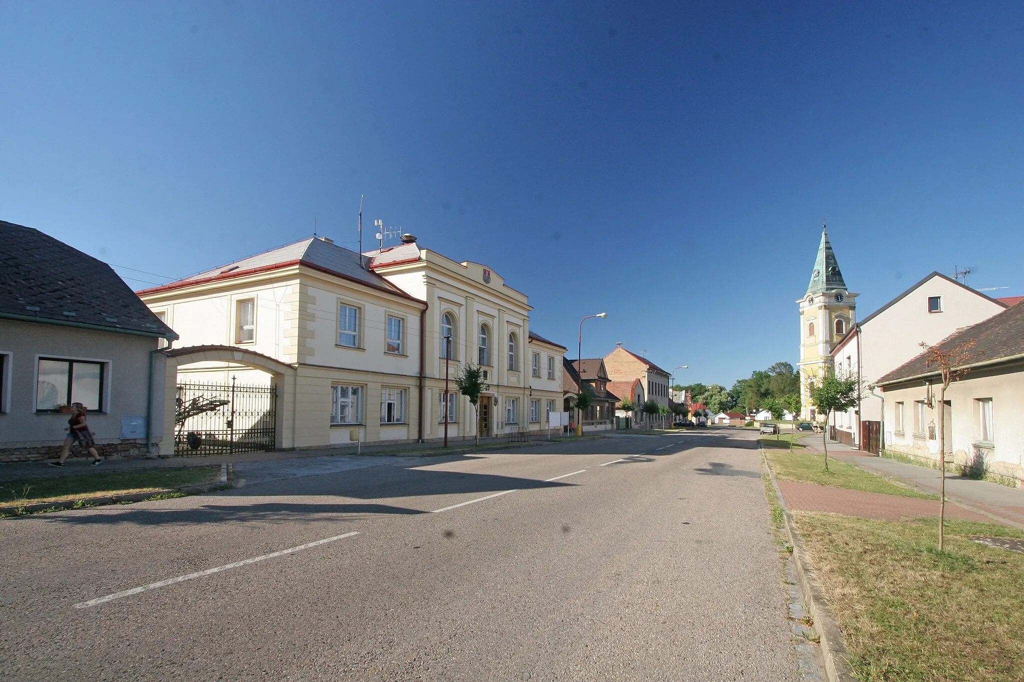 Photo showing: Smidary obecní úřad
Camera location 50° 17′ 31.91″ N, 15° 28′ 39.85″ E View this and other nearby images on: OpenStreetMap 50.292197;   15.477736

This file was created as a part of the photographic program of Wikimedia Czech Republic. Project: Foto českých obcí The program supports Wikimedia Commons photographers in the Czech Republic.