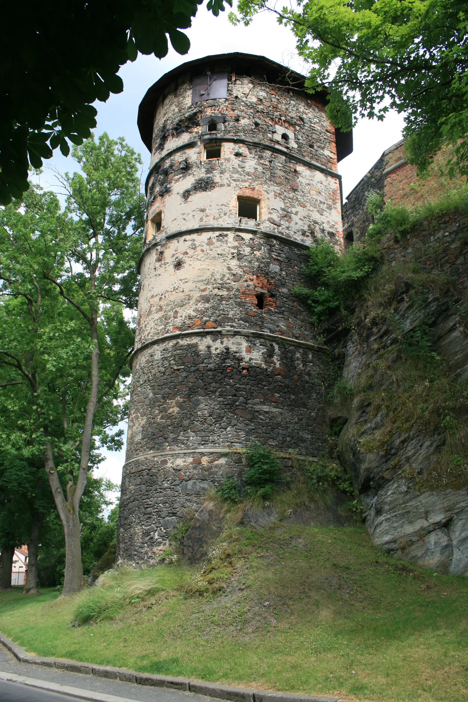Photo showing: Part of ramparts of Cheb castle, west of Czech Republic