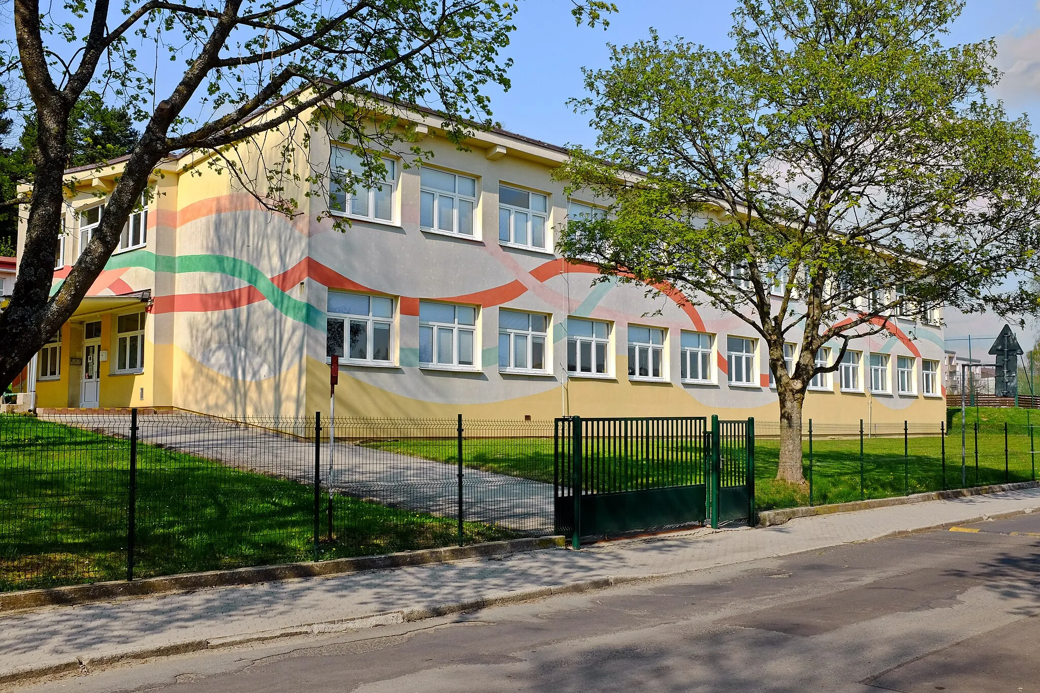 Photo showing: Habartov, škola, okres Sokolov