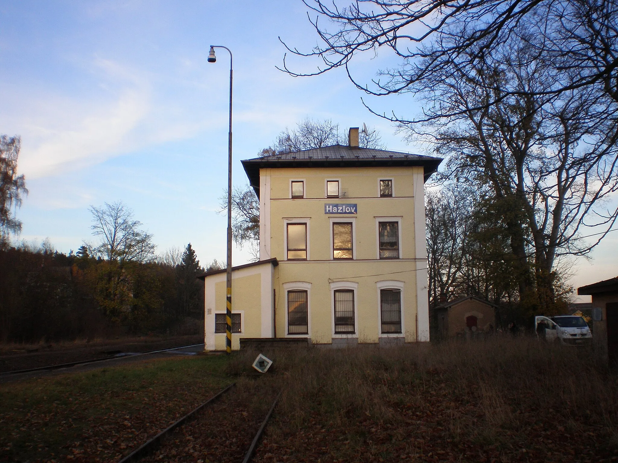Photo showing: Train Station in Hazlov municipality, Cheb District, Czech Republic.