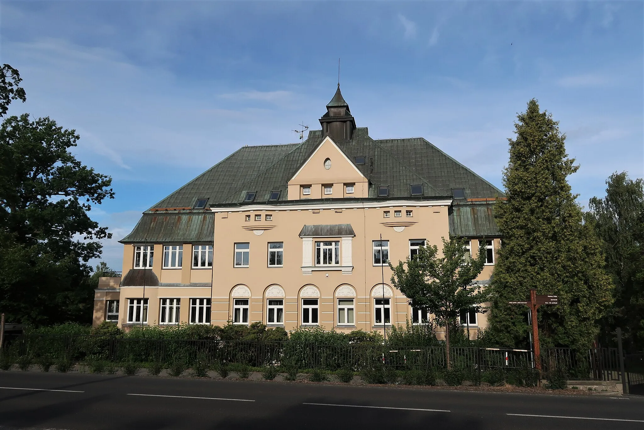 Photo showing: Budova Správy Národního parku České Švýcarsko v Krásné Lípě (Pražská ulice)