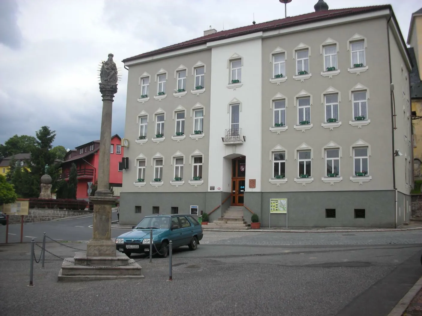 Photo showing: Rathaus in Luby, Tschechien