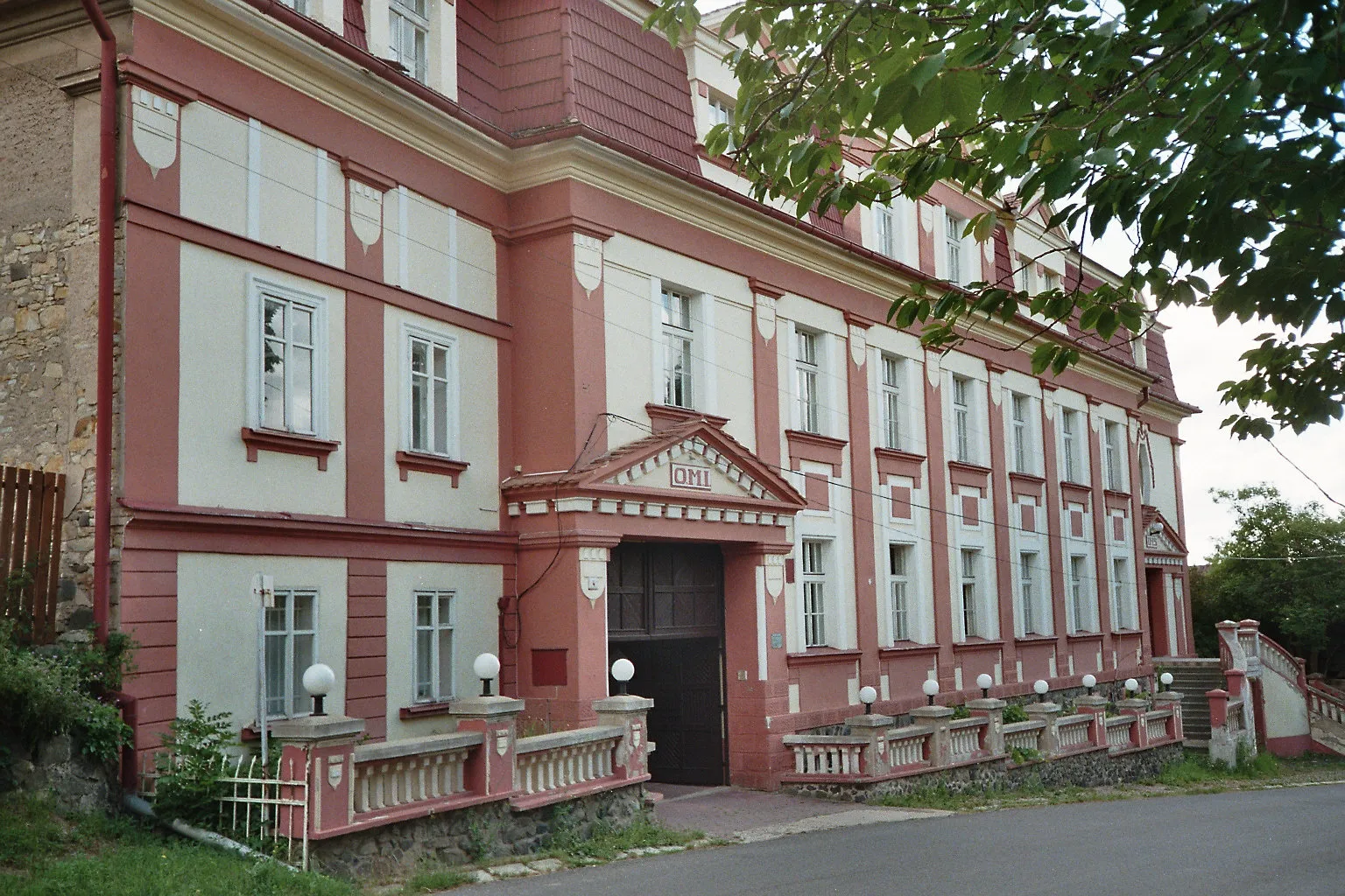 Photo showing: Former Oblátes convent in village of Teplá (Litoměřice District, Czech Republic), nowadays „Zámek Amadeus“ Hotel.