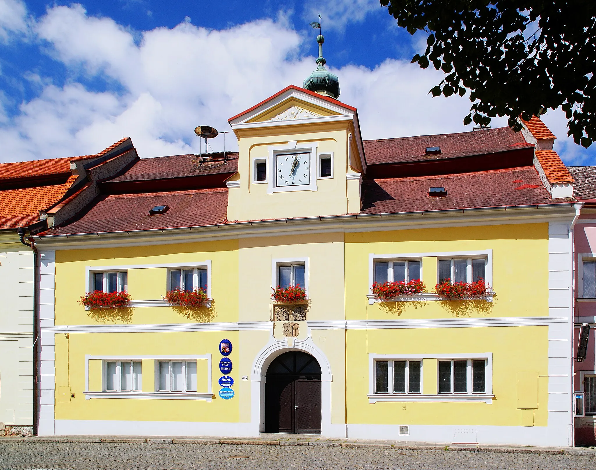 Photo showing: Žlutice, Velké náměstí, radnice