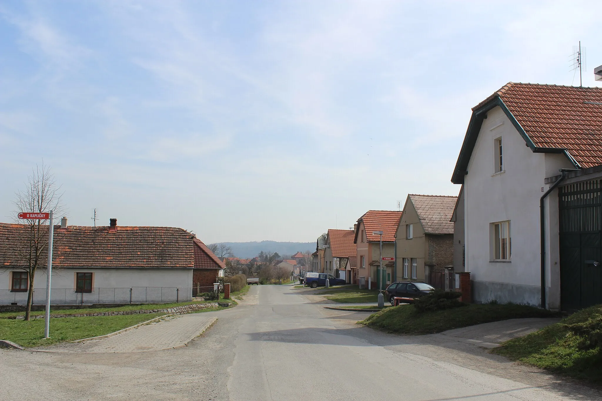 Photo showing: Street signs in Chyňava, U Kapličky