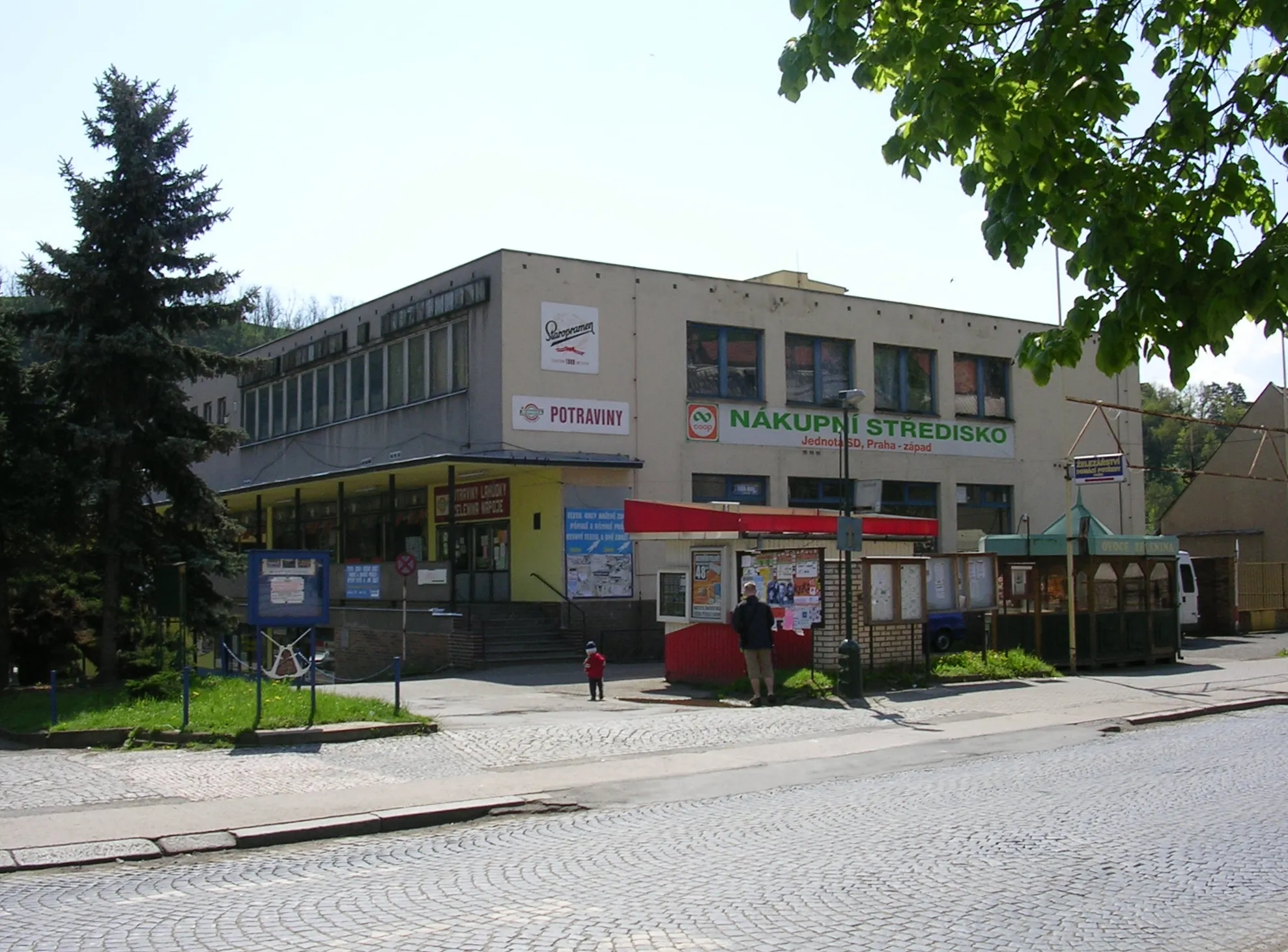 Photo showing: Davle, the Czech Republic. Shop center Coop.