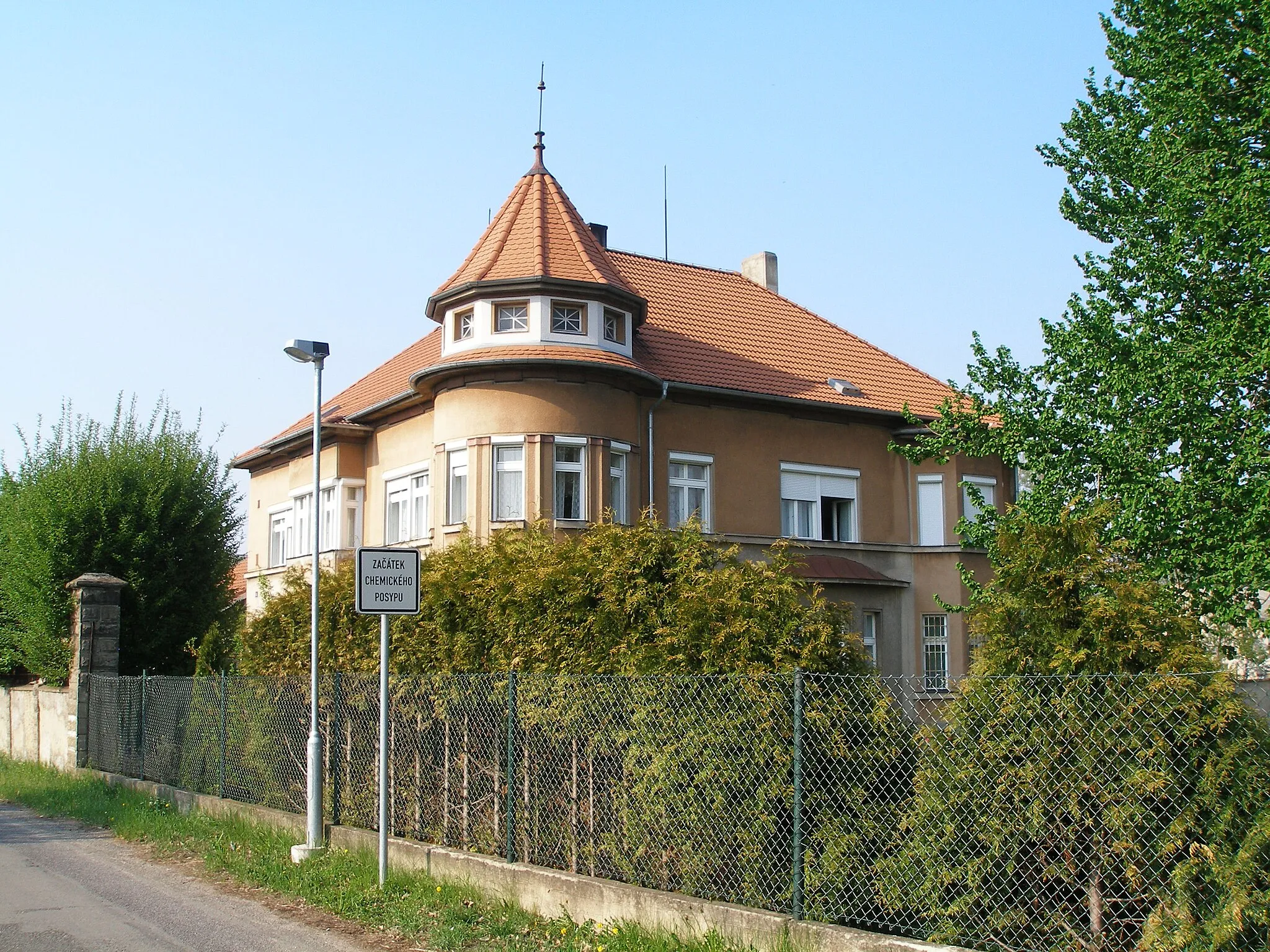 Photo showing: Villa in Dolní Beřkovice (No. 111).