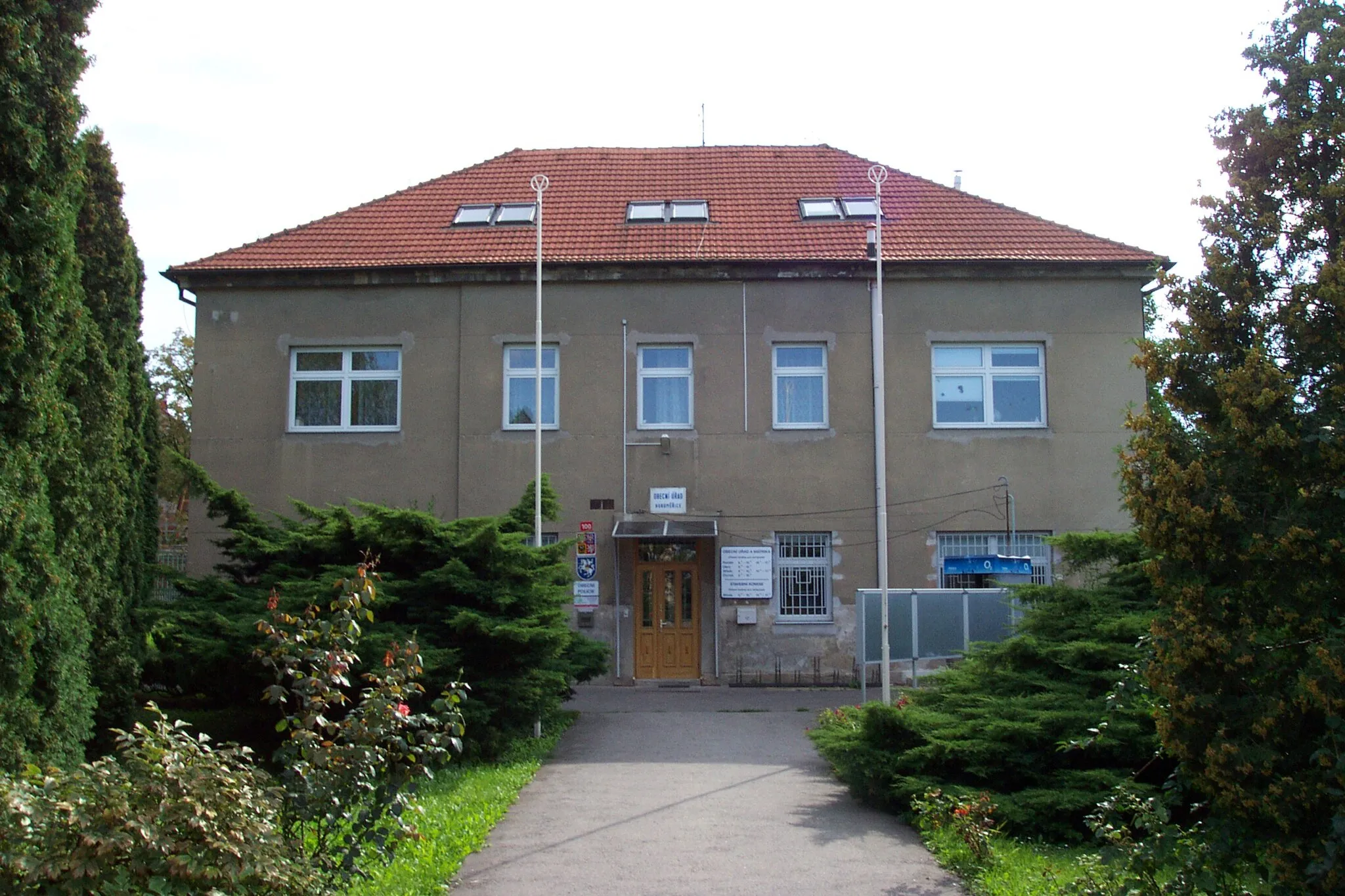 Photo showing: Horoměrice, village near Prague, its buildings and also buildings in surroundings