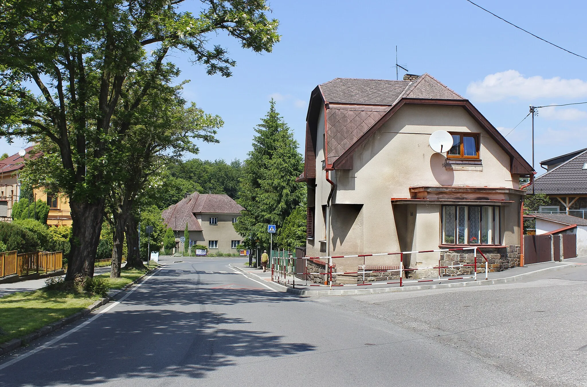 Photo showing: Buzulucká street in Komárov, Czech Republic