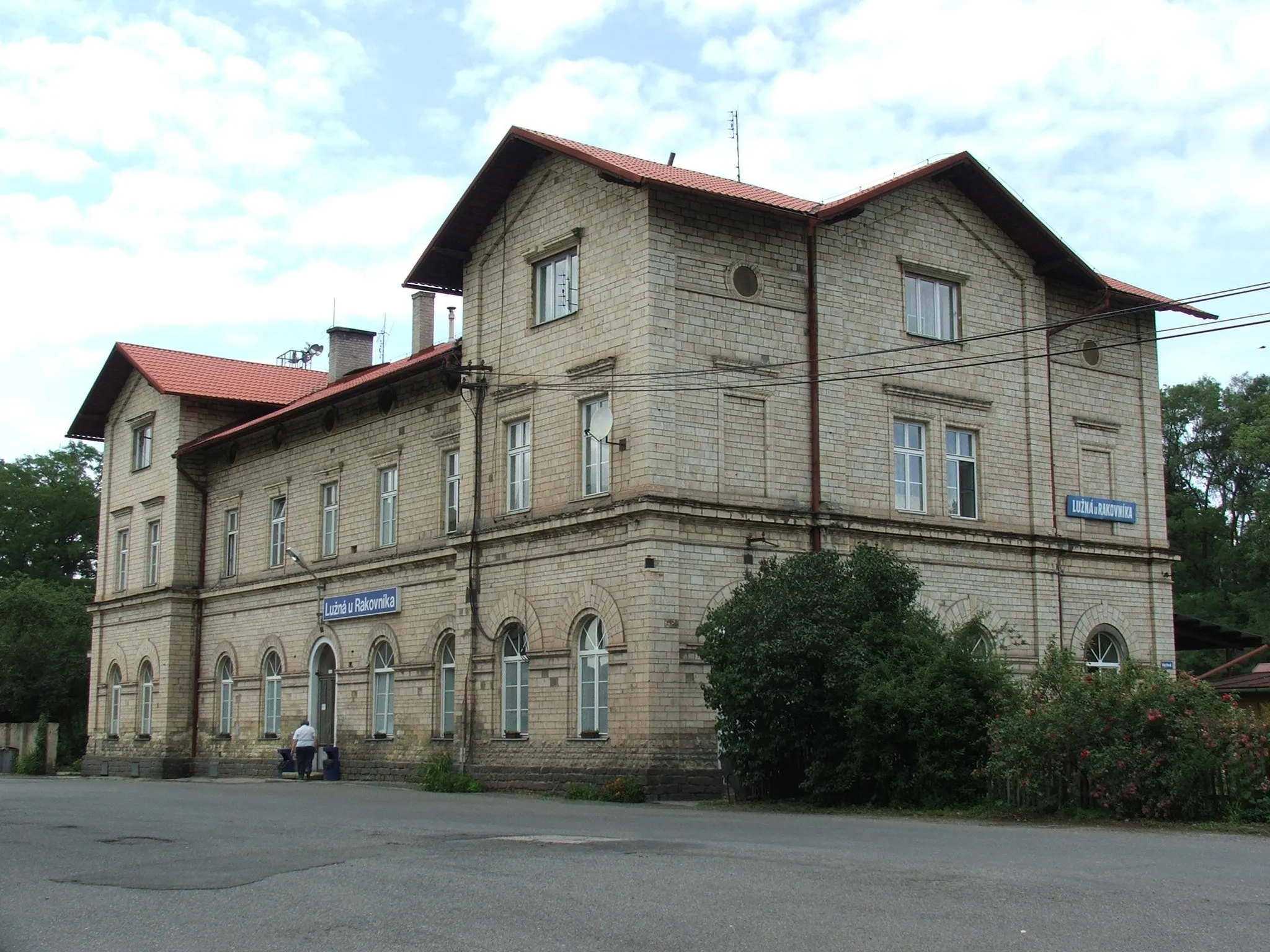 Photo showing: Train station in Lužná u Rakovníka, (Rakovník district) Czechia
