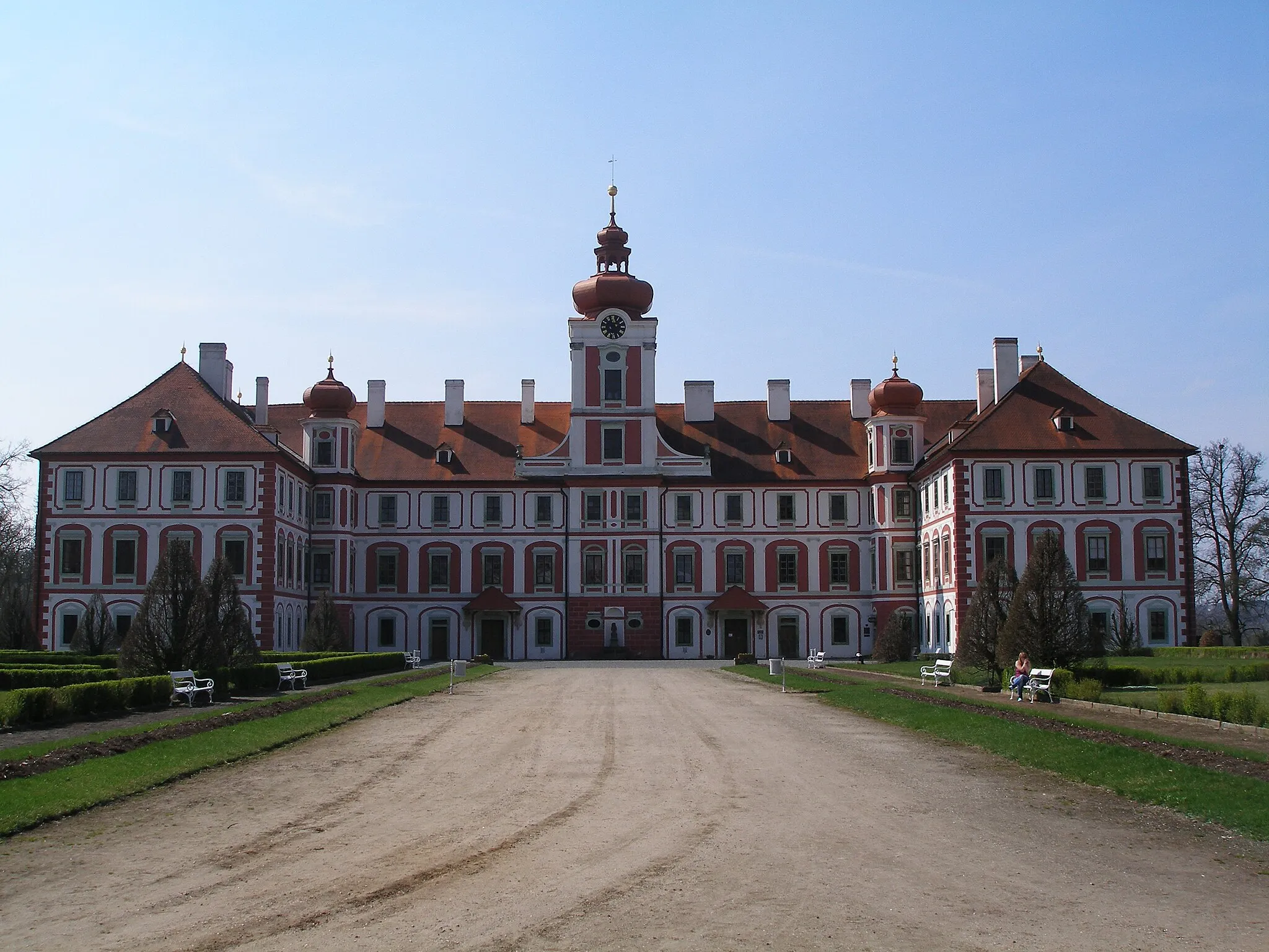 Photo showing: Celkový pohled na zámek Mnichovo Hradiště.