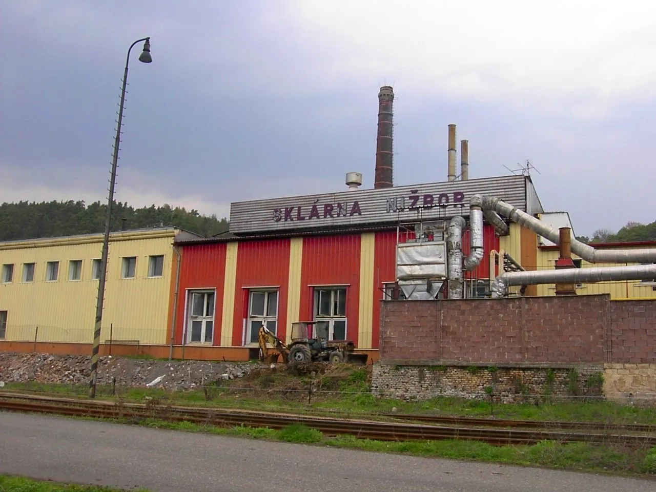Photo showing: Sklárna v Nižboru.