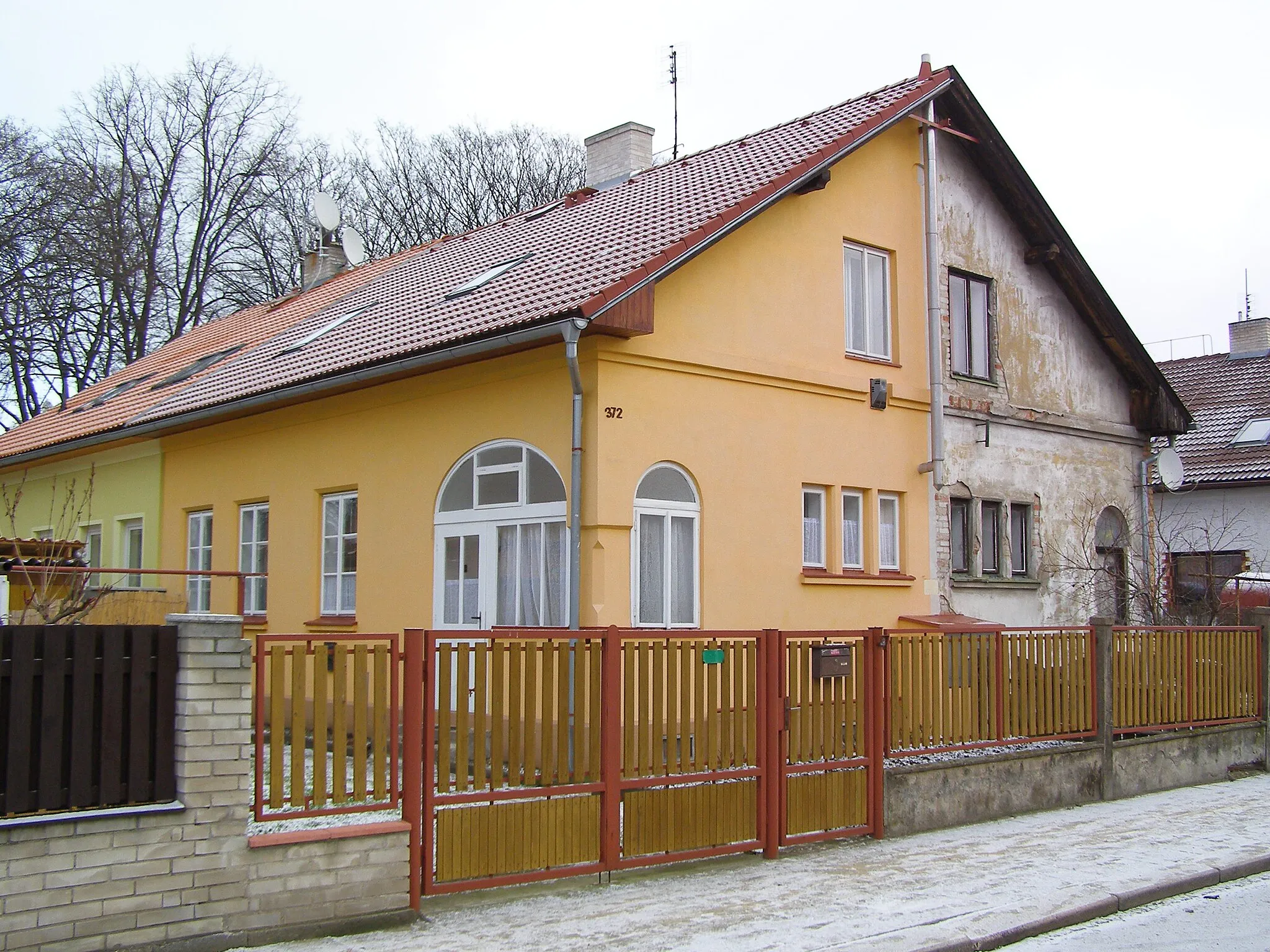 Photo showing: Worker's colony of company Austrian Northwestern Railway (ÖNWB) in Nymburk, Husova 372.