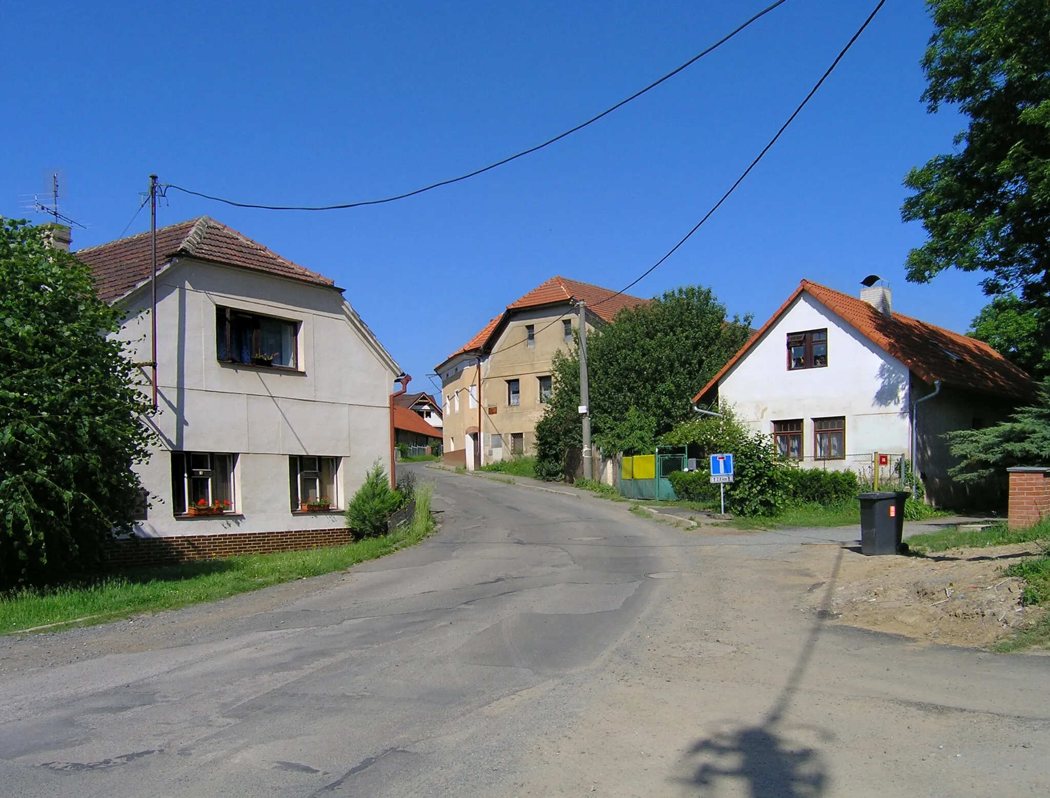 Photo showing: Kutná street in Psáry, Czech Republic
