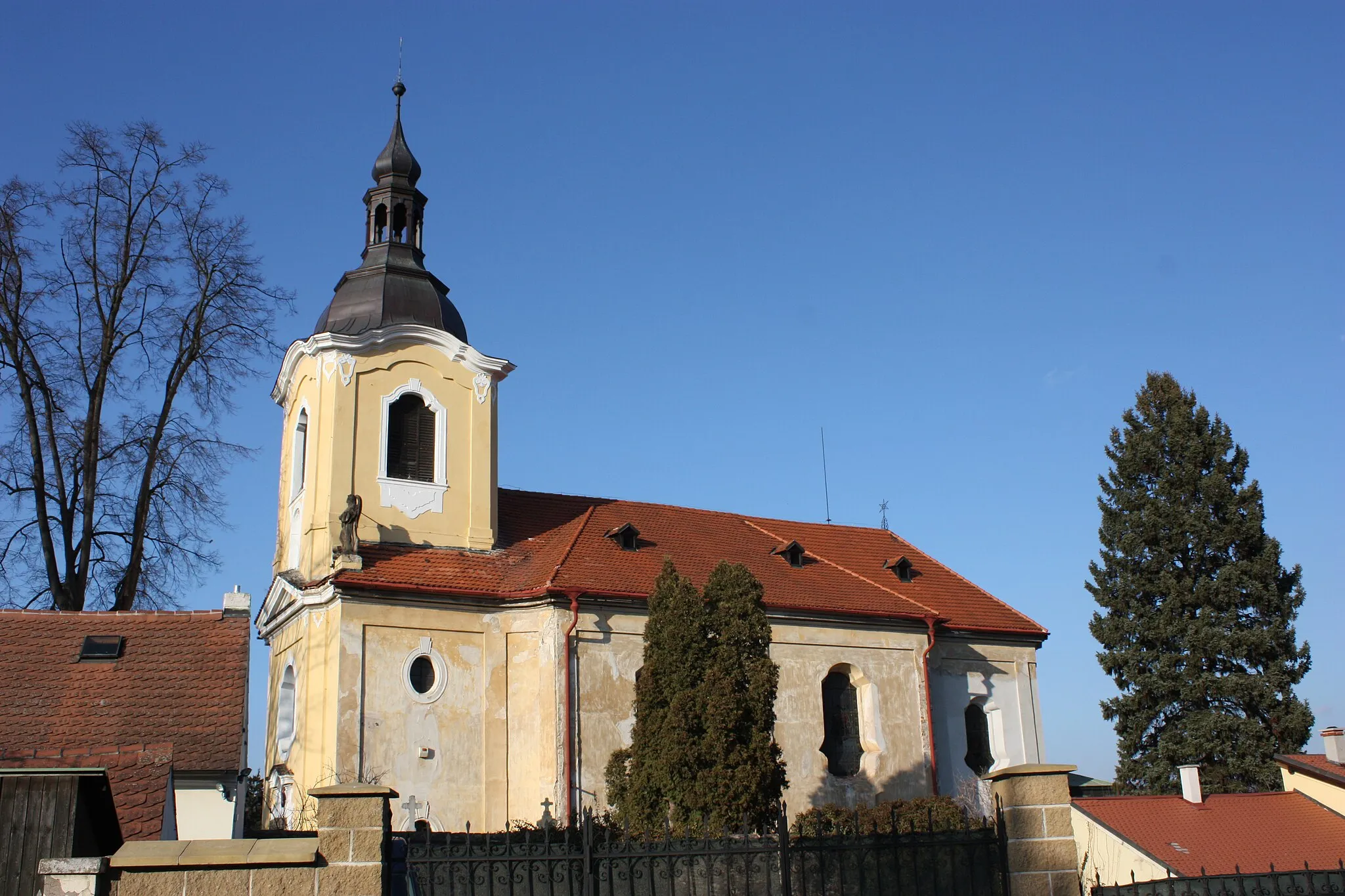 Photo showing: Church of St. Maurice in Řevnice, Czechia.