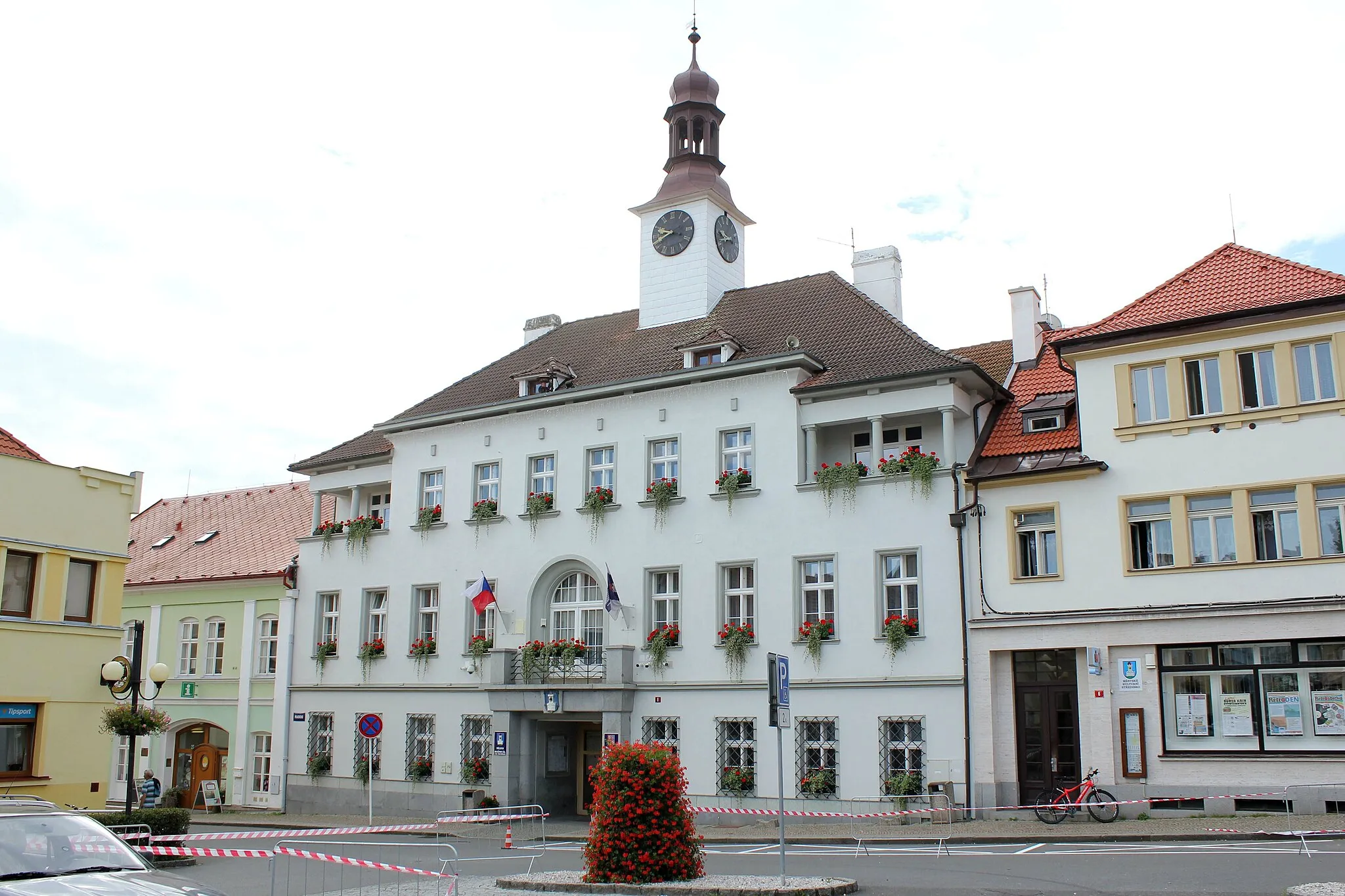 Photo showing: Radnice v Rožmitále pod Třemšínem
