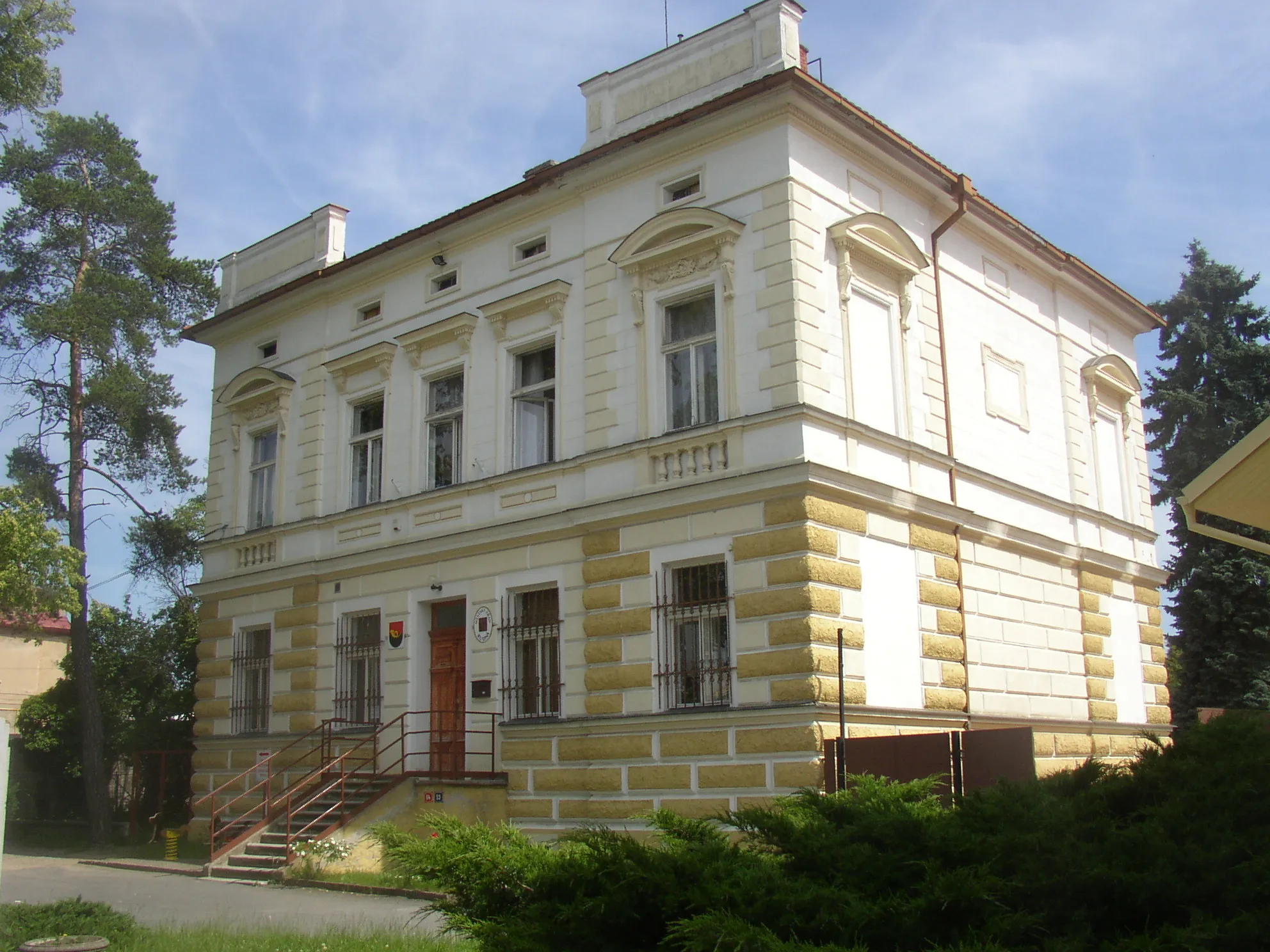 Photo showing: Municipal office building in Rudná (Prague-West District), Czech Republic.