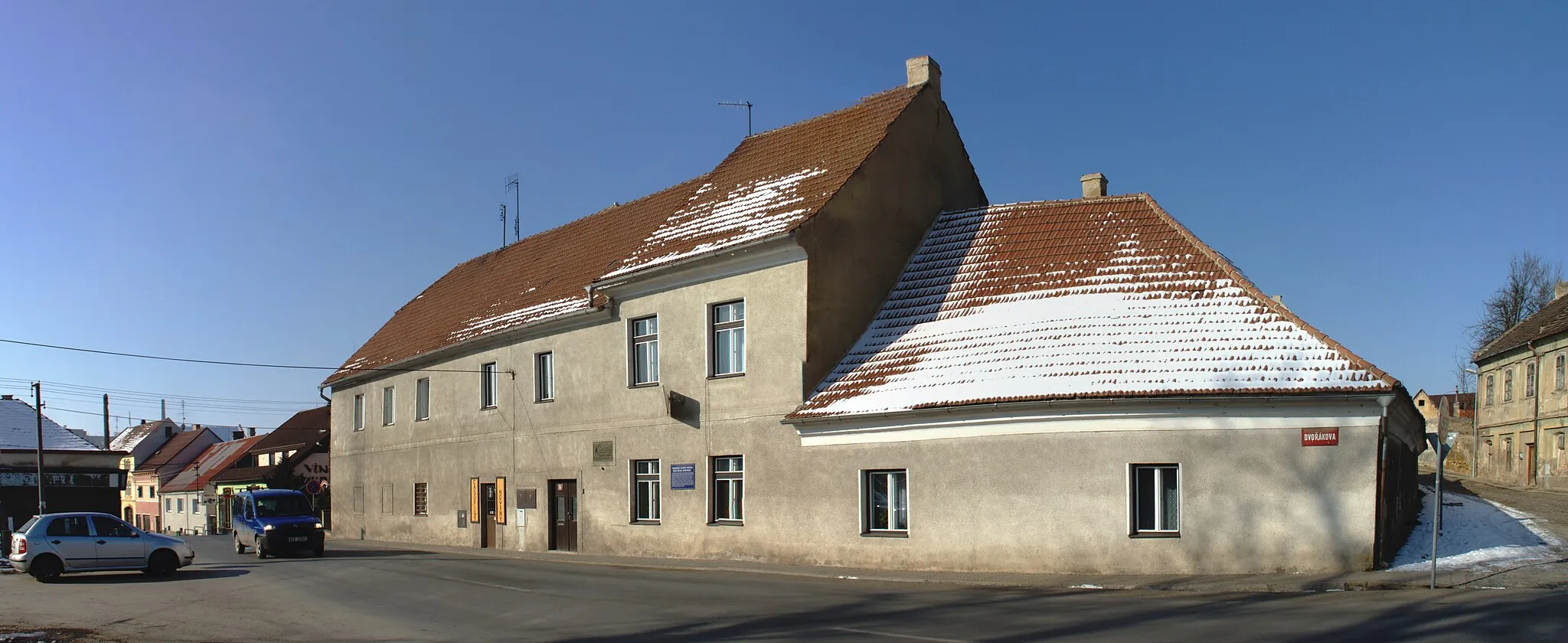 Photo showing: Grand pub in Zlonice, Kladno District, CZ