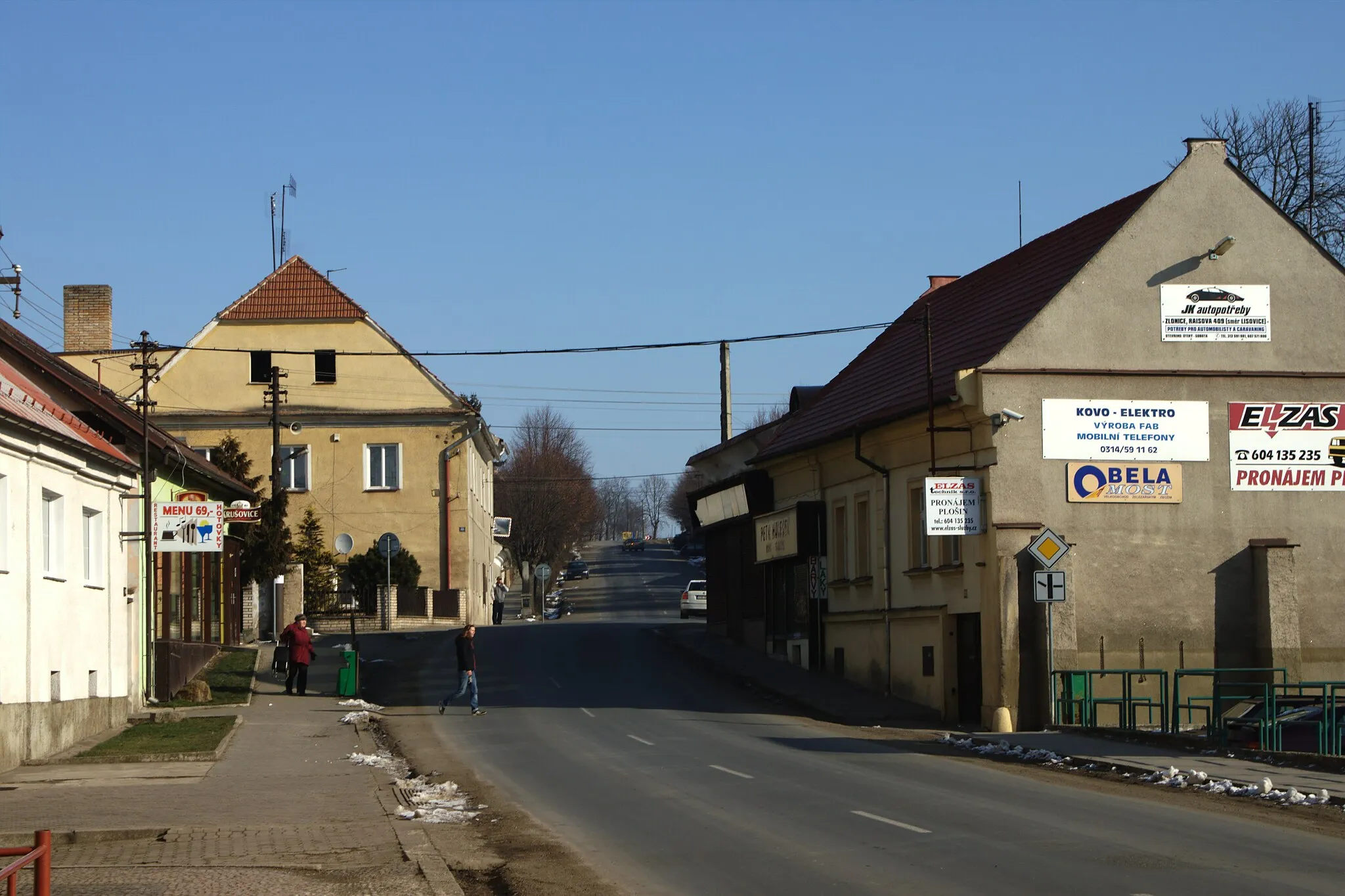 Photo showing: Main road in Zlonice, Kladno District, CZ