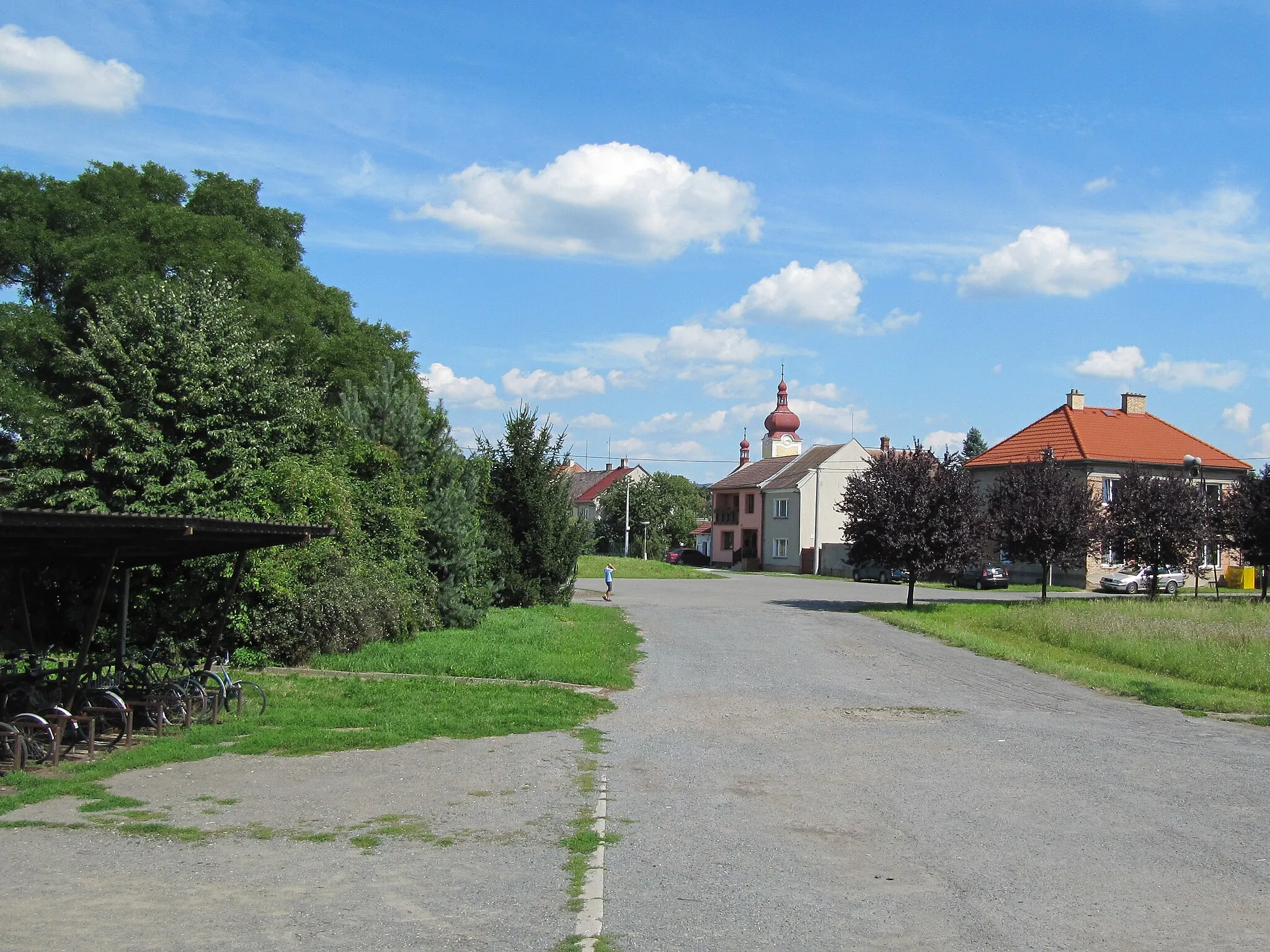 Photo showing: Bohuňovice in Olomouc District, Czech Republic. Center with church.