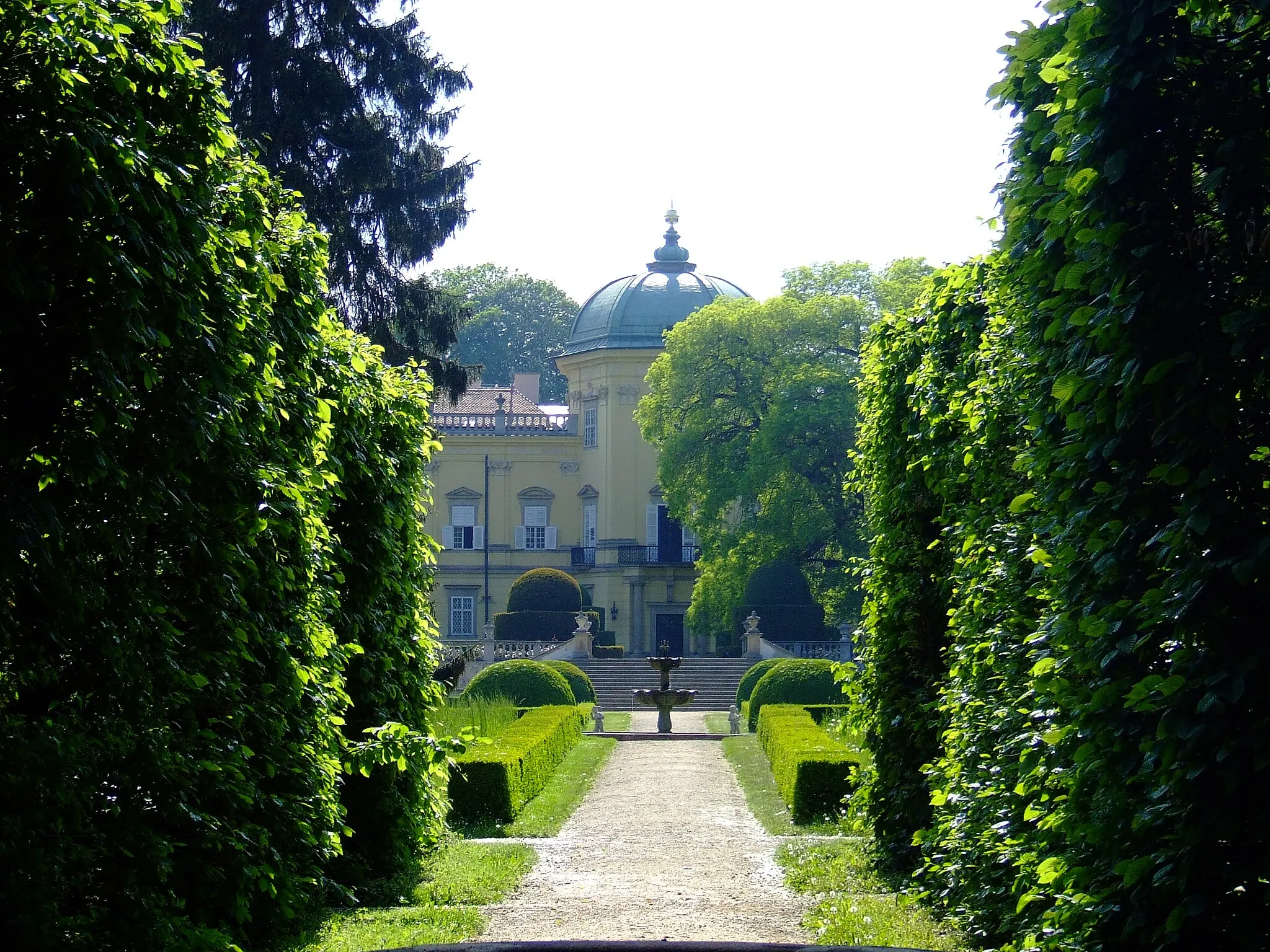Photo showing: green green green - buchlovice castle - czech republic
