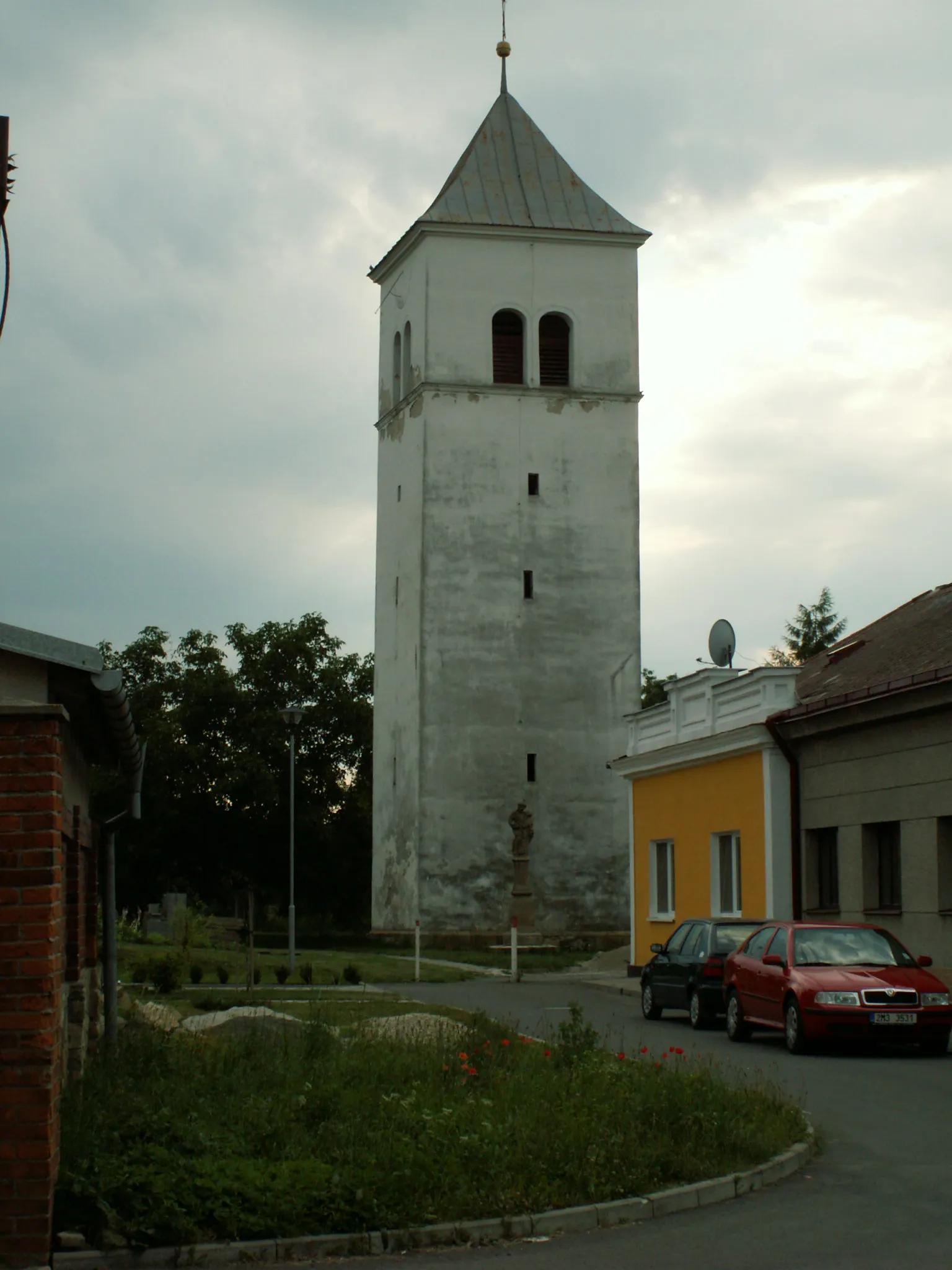 Photo showing: Dřevohostice (Czech Republic) - renaissance tower, originaly bell tower of Moravian Church from 16th century.