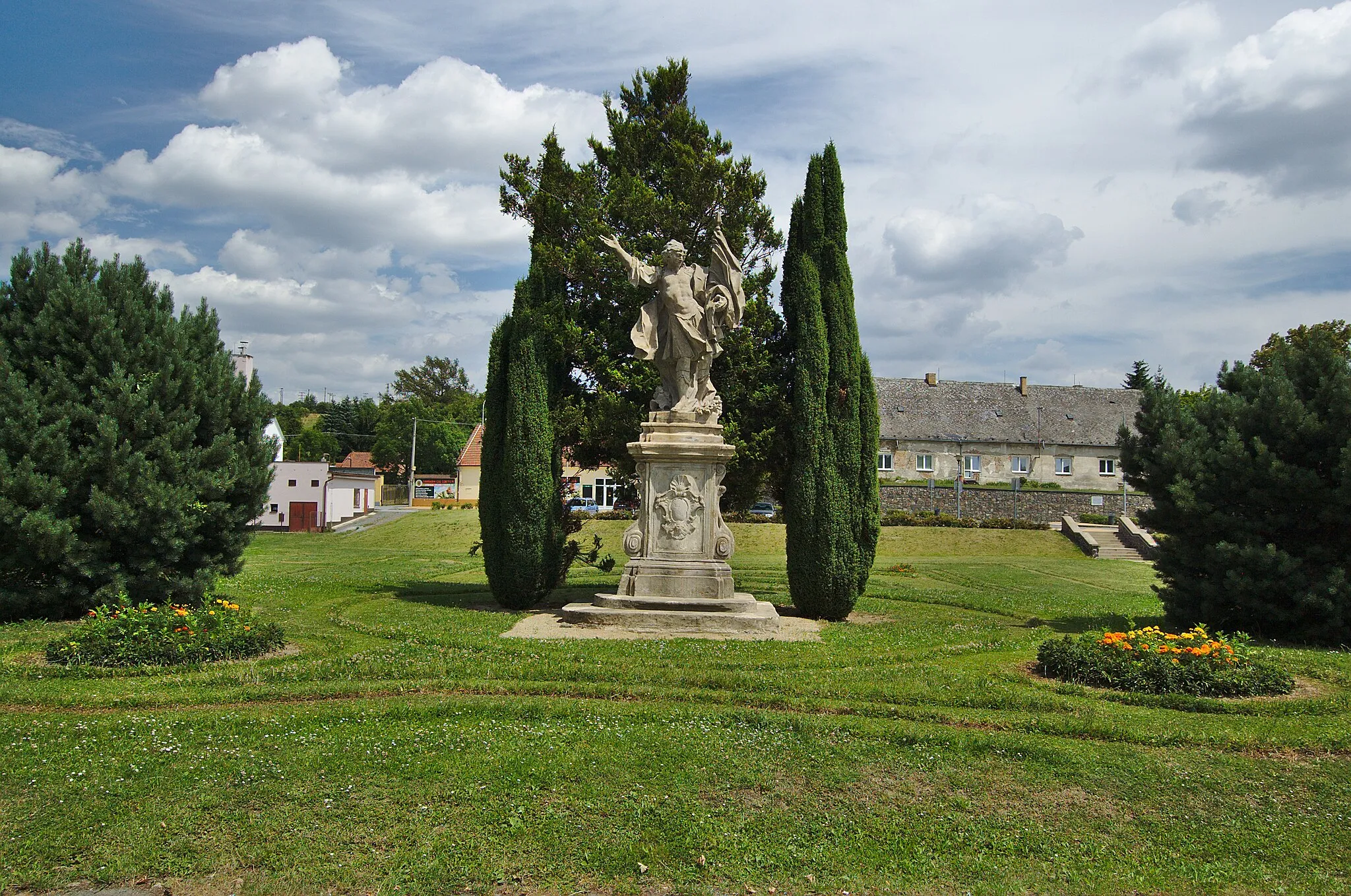 Photo showing: Socha svatého Floriána před zámkem, Konice, okres Prostějov