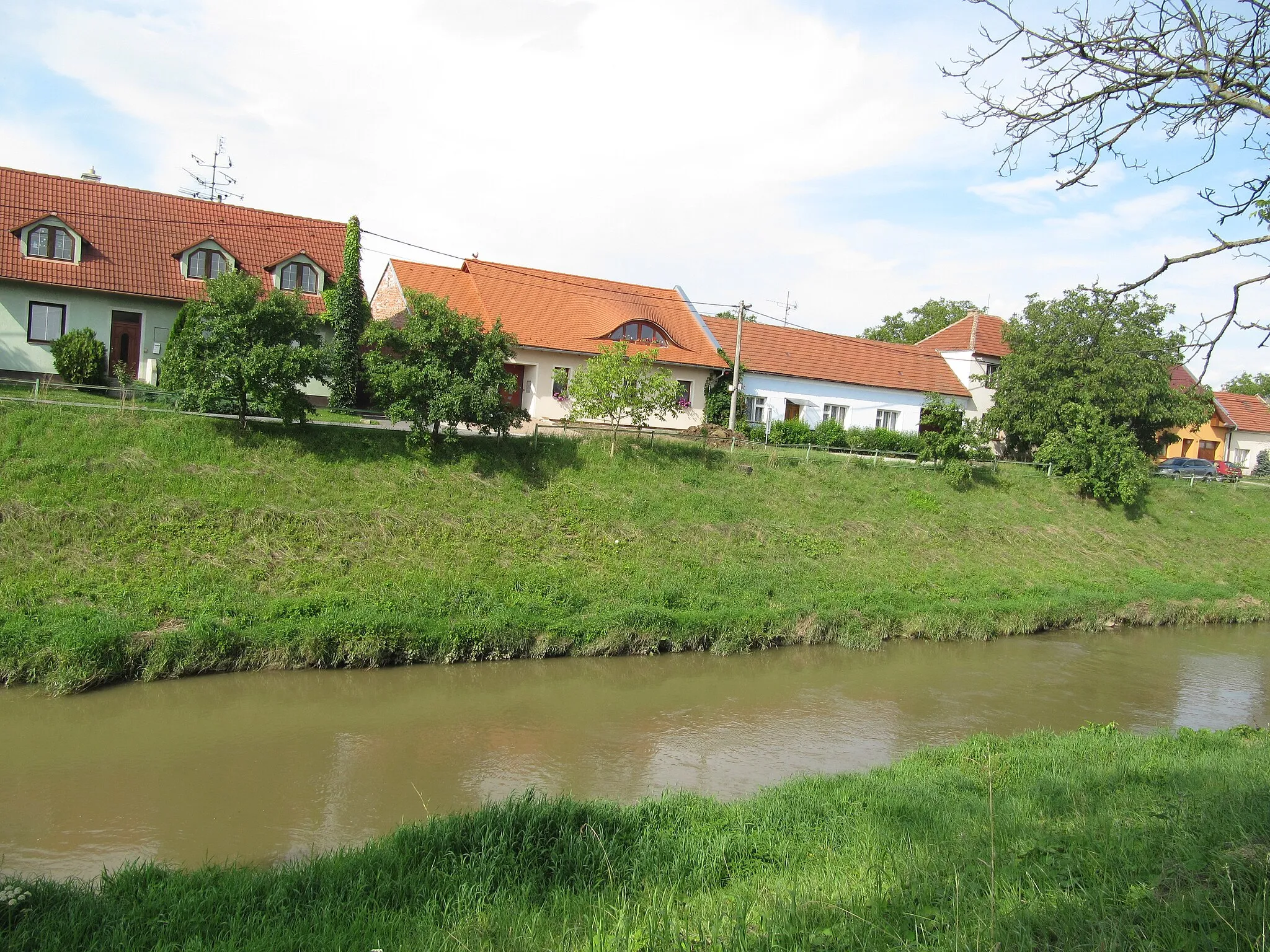 Photo showing: Kunovice in Uherské Hradiště District, Czech Republic. Olšava River.