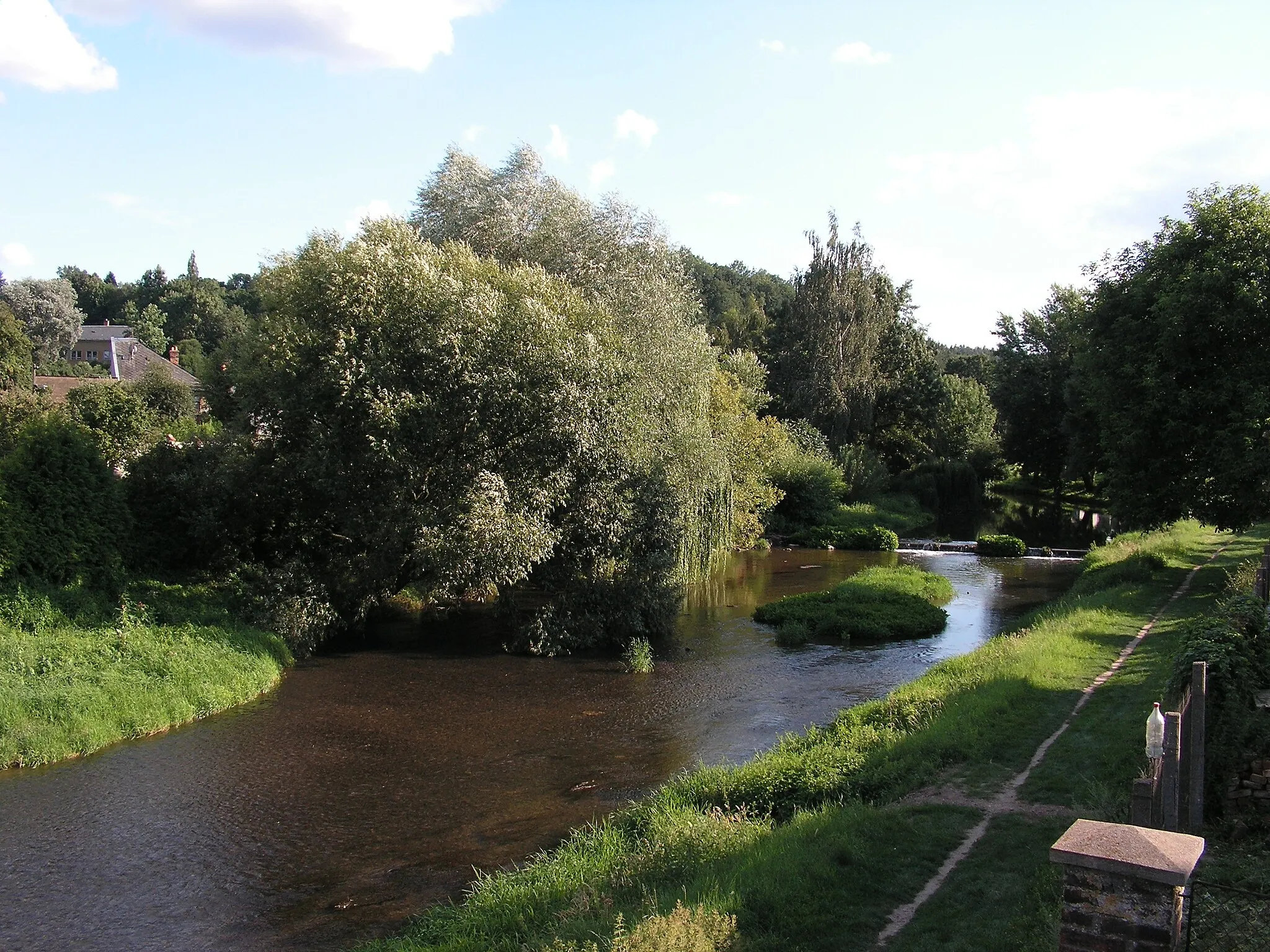 Photo showing: Řeka Třebůvka v Lošticích