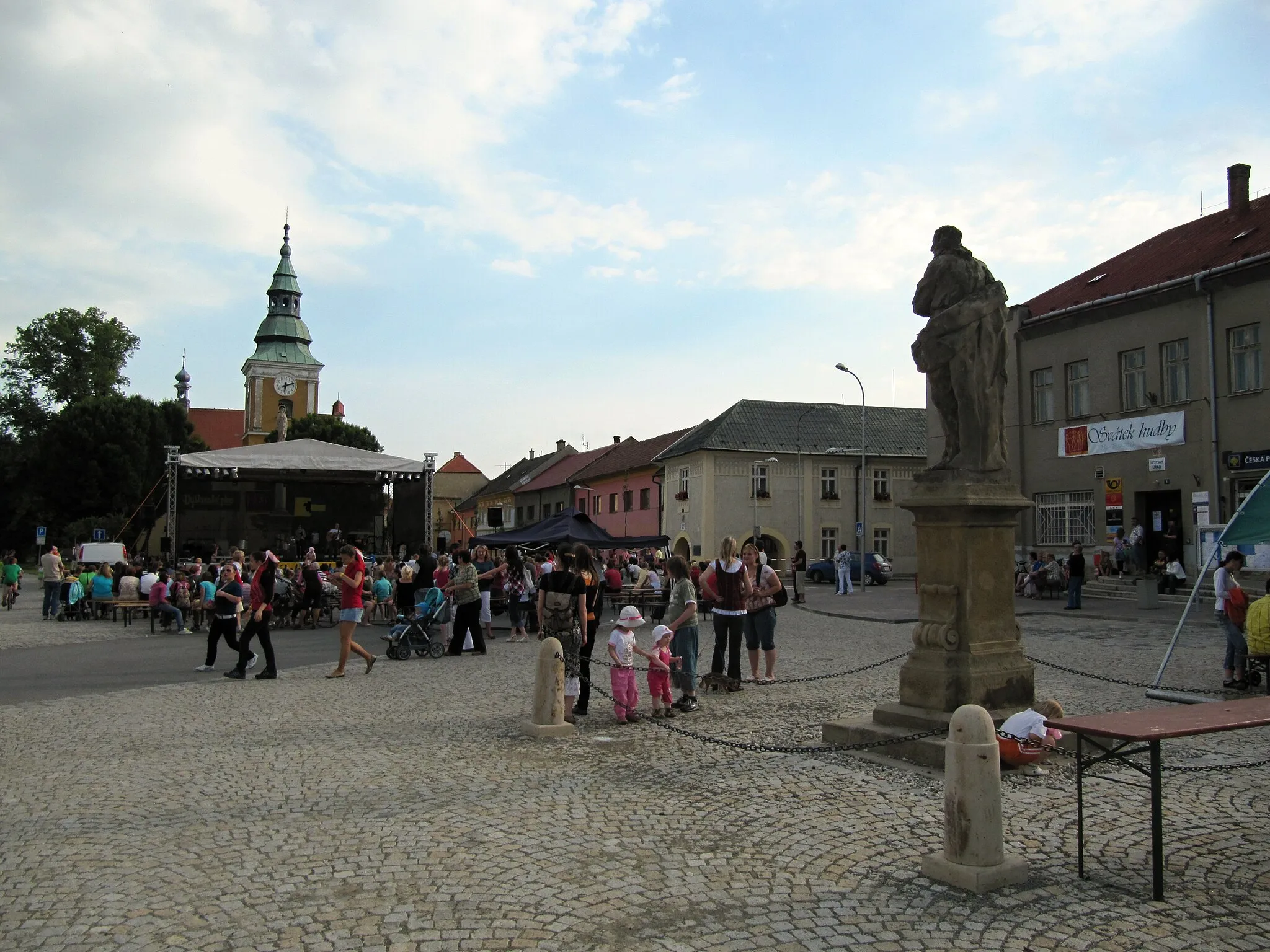 Photo showing: Němčice nad Hanou, Prostějov District, Czechia. Palackého náměstí square.